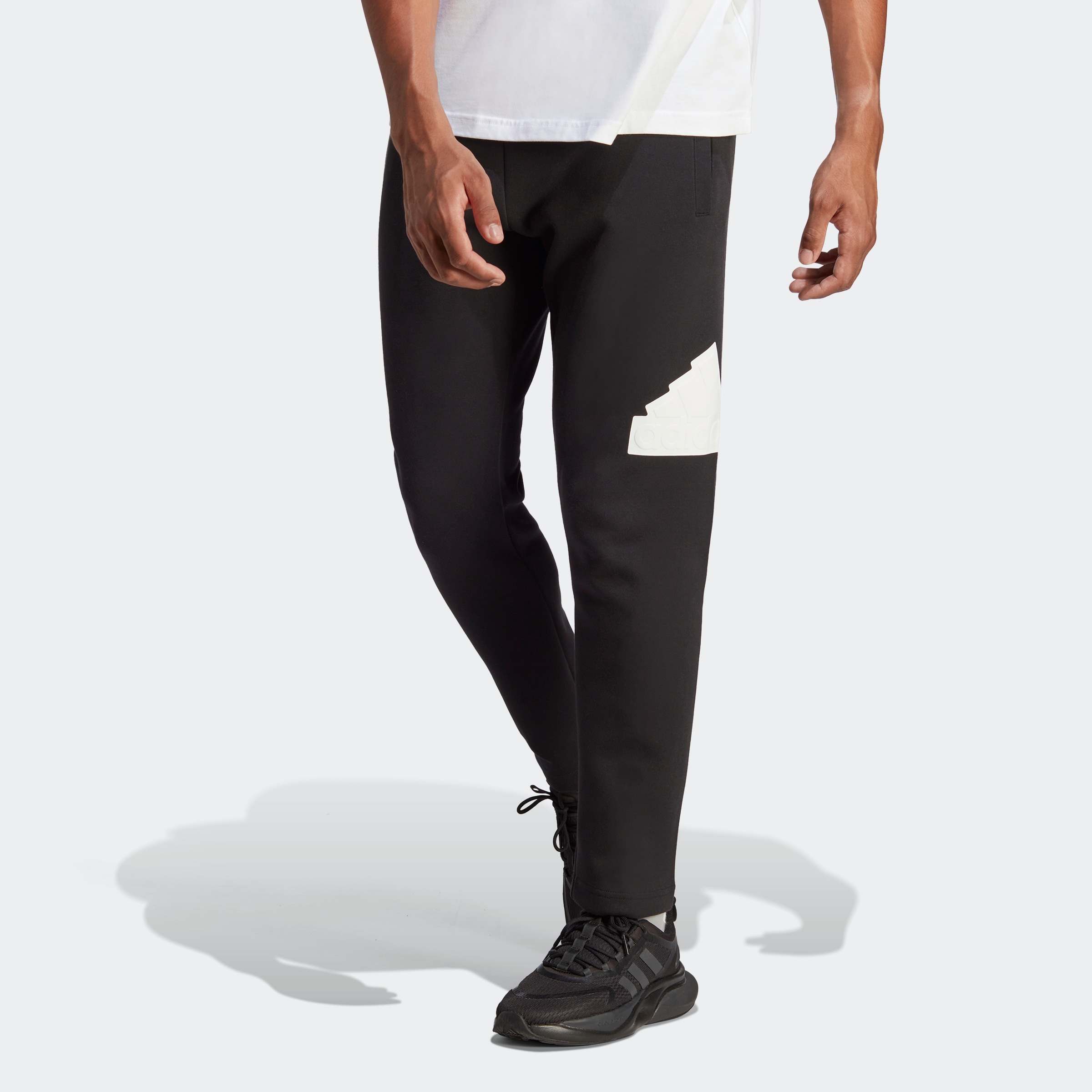 SPORT ICONS Sporthose auf (1 versandkostenfrei HOSE«, tlg.) »FUTURE OF adidas Sportswear BADGE