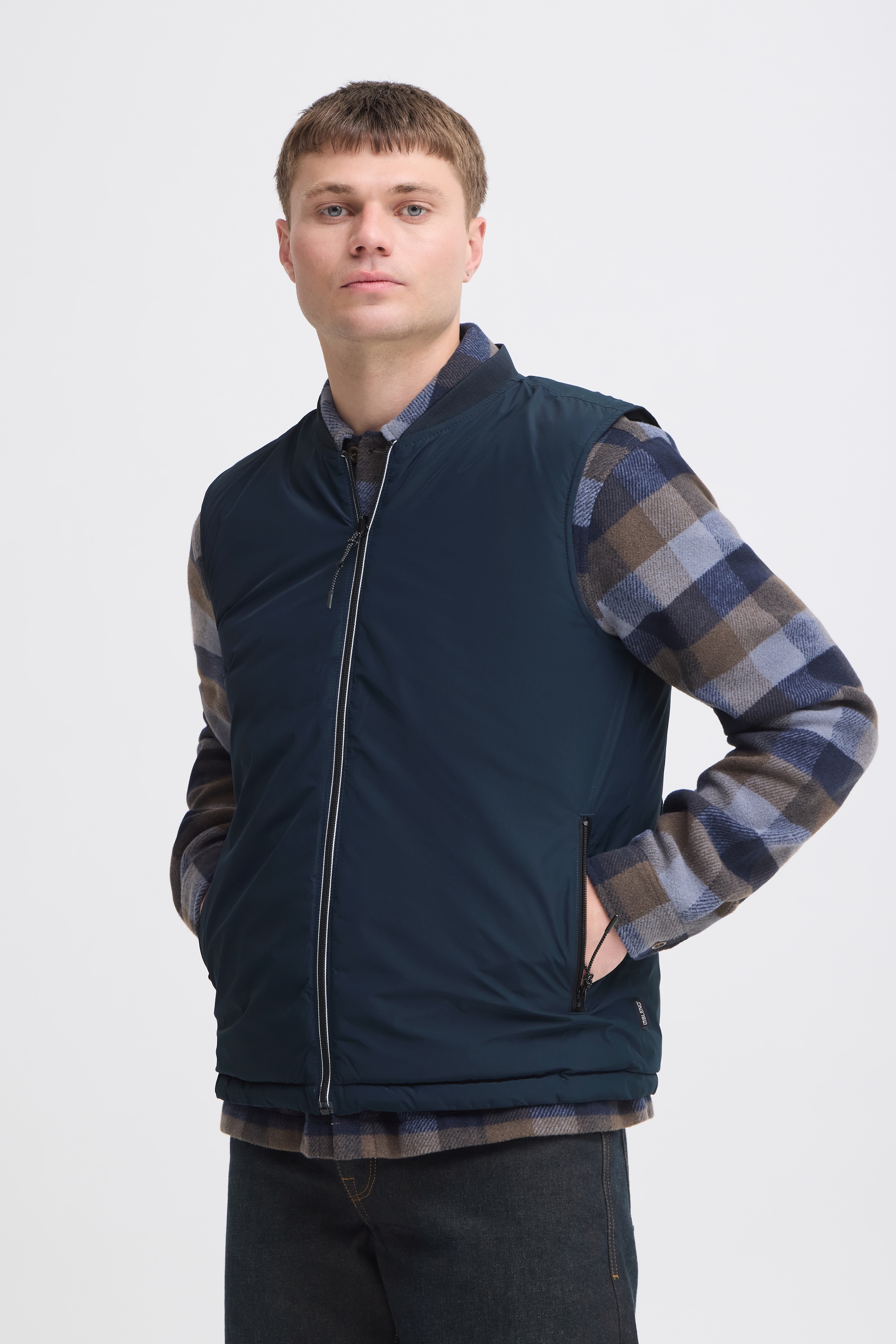 Image of Blend Steppweste "BHELWAT REVERSIBLE VEST." Kunstfaser, regular fit