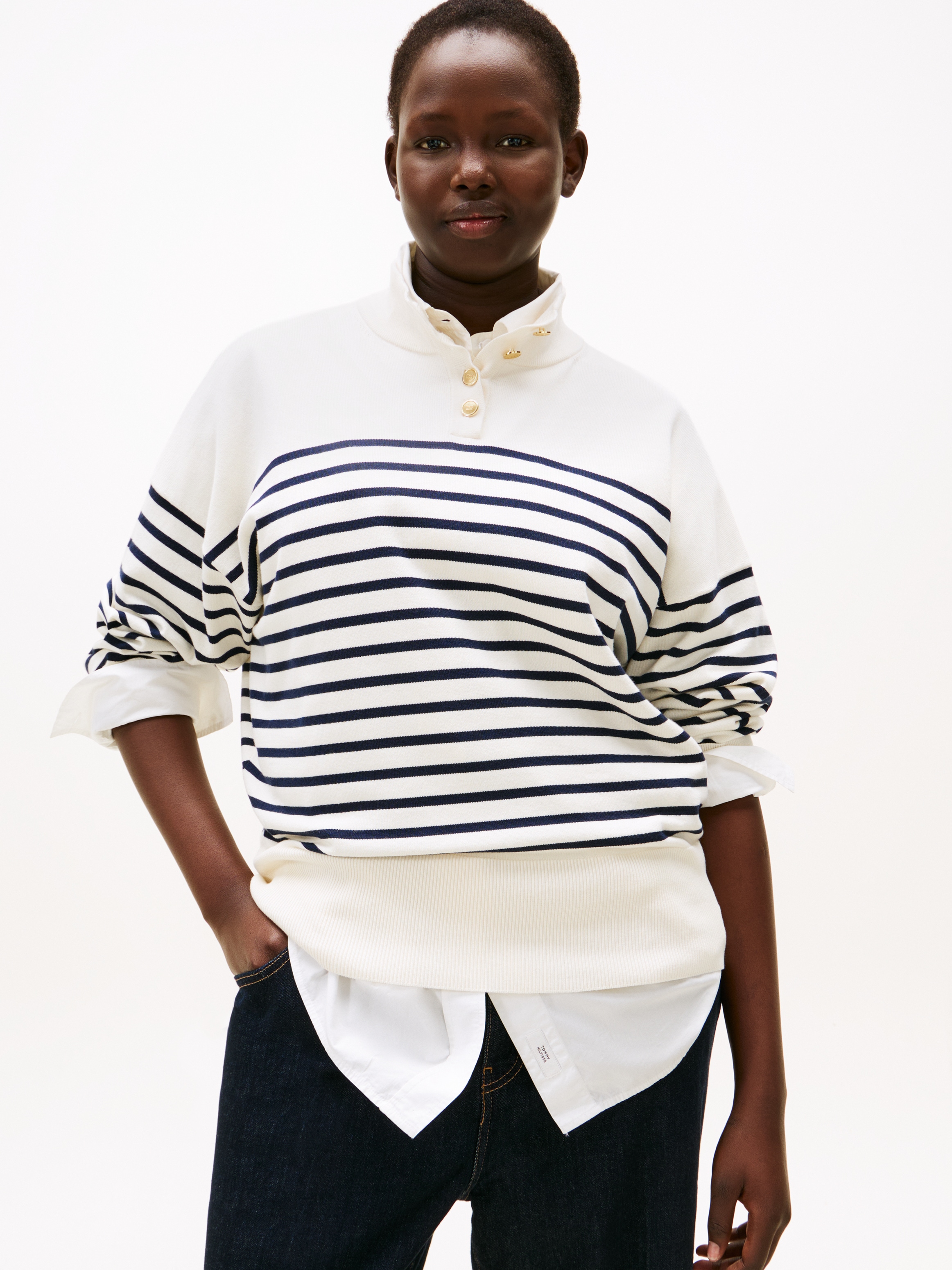Image of Tommy Hilfiger Curve Stehkragenpullover "CRV CO JERSEY GOLD BTN MK-NK SWT" in grossen Grössen, mit goldfarbenen Knöpfen