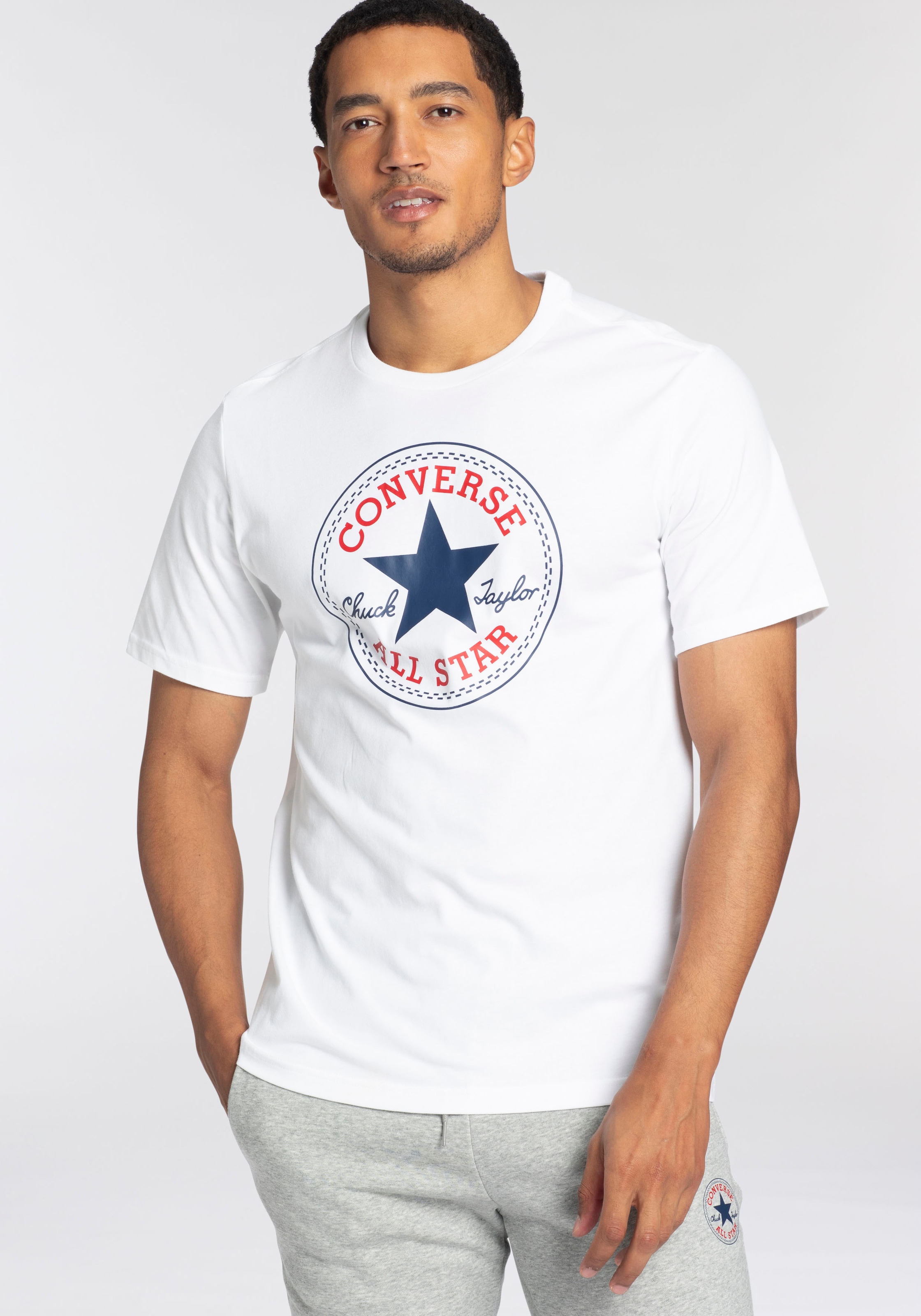 T-Shirt »CONVERSE GO-TO CHUCK TAYLOR CLASSIC PATCH TEE«, (1 tlg.), Unisex