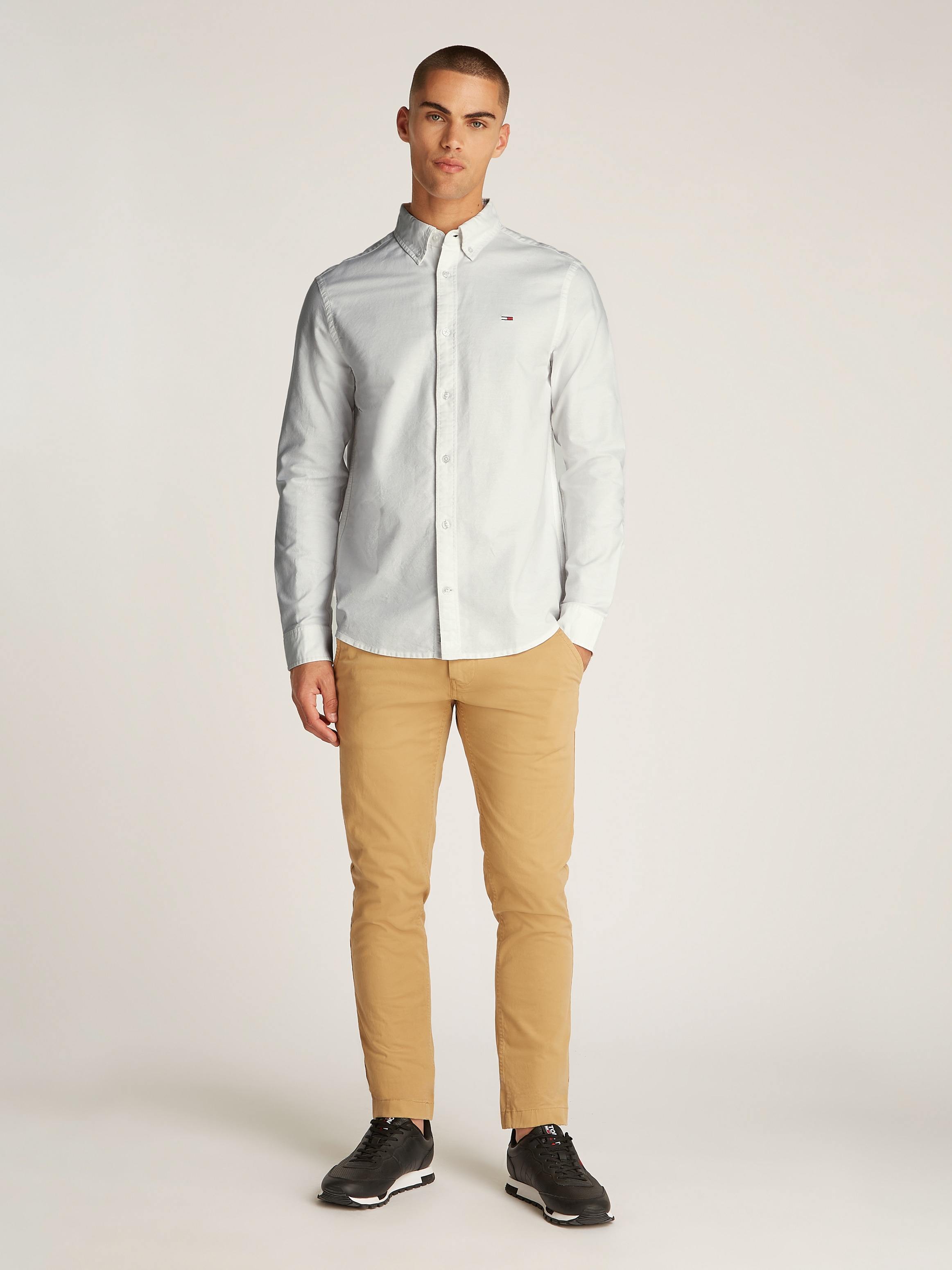 Tommy Jeans Plus Langarmhemd »TJM REG OXFORD SHIRT EXT«, in Grossen Grössen, Logostickerei, Button-down-Kragen