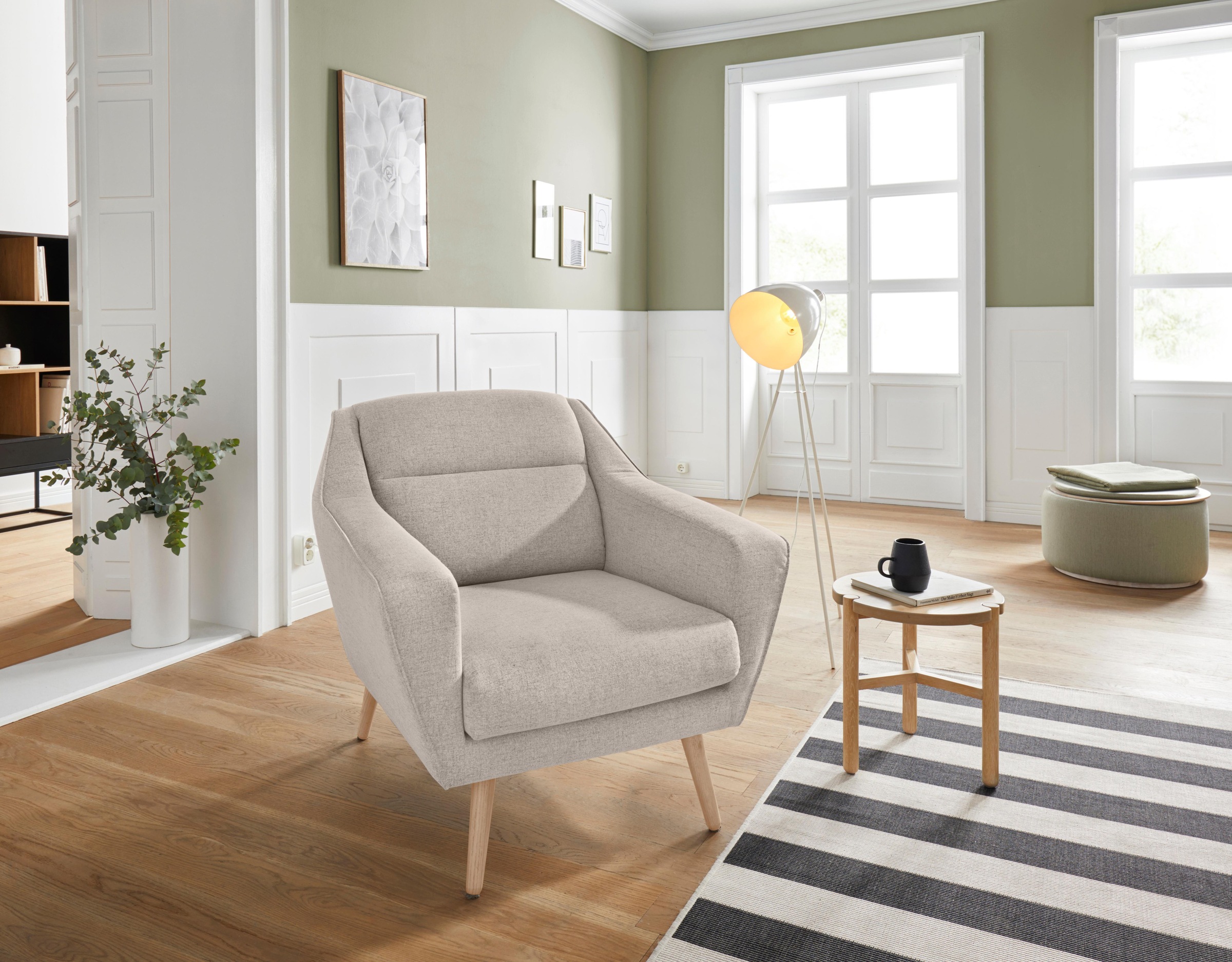 Image of GOODproduct Sessel "Bille" mit Naht im Rückenkissen und Eiche-Beinen, Design by Morten Georgsen