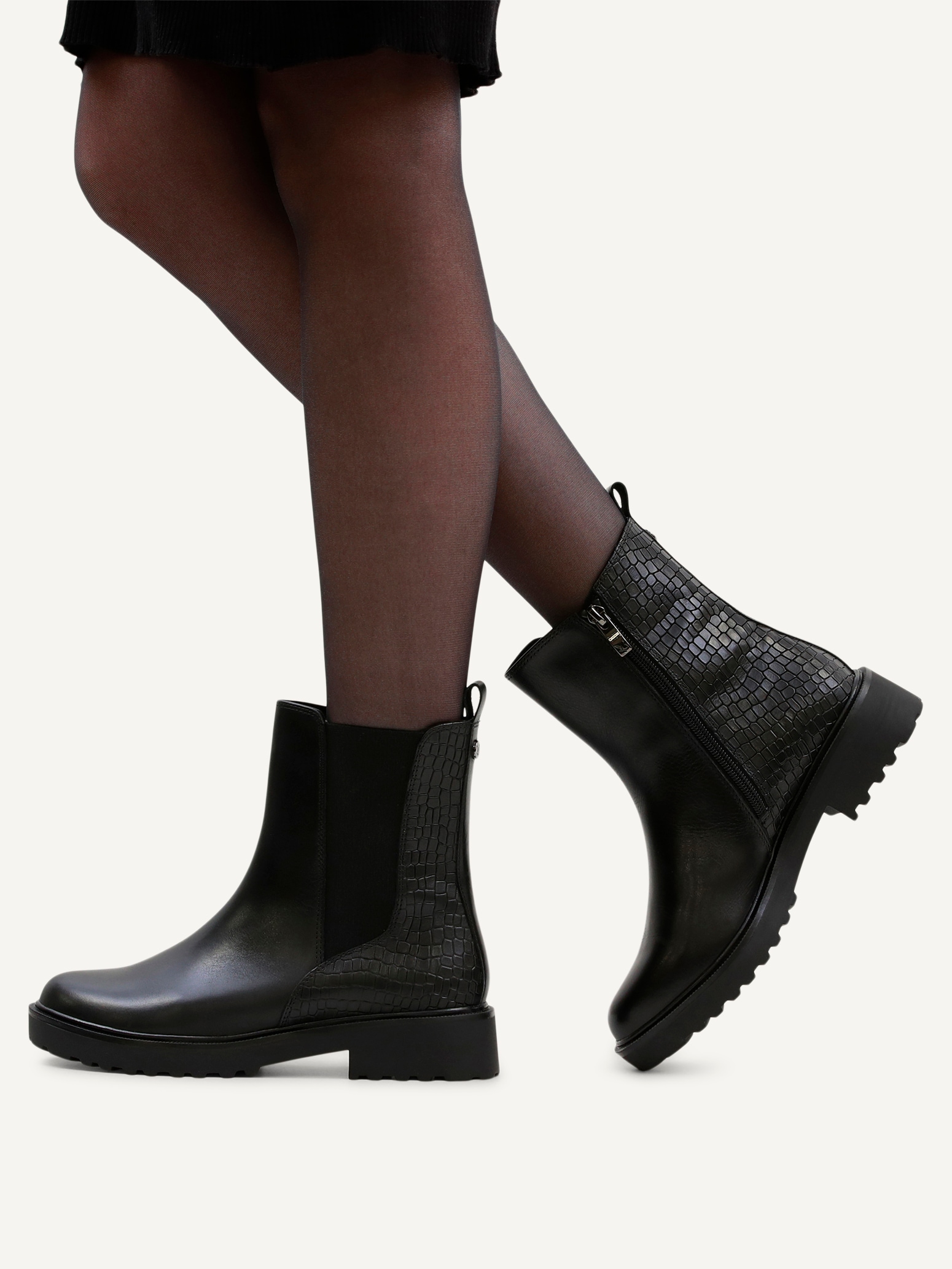 Caprice Chelseaboots  , Blockabsatz, Stiefelette mit Reptilienprägung
