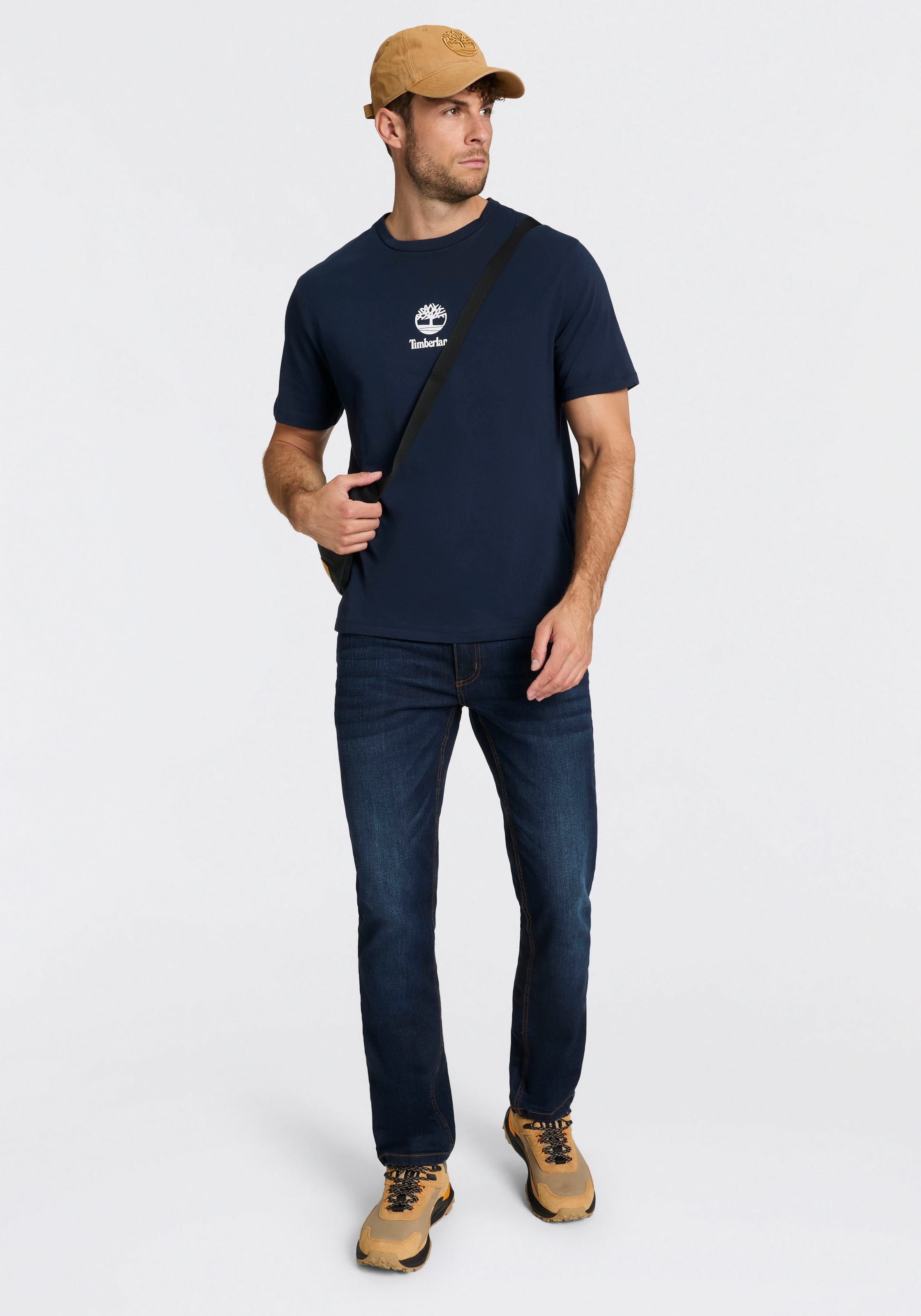 Timberland T-shirt »Print Stack Logo Short Sleeve Tee« design à manches courtes, avec encolure ronde à bord-côtes, en coton