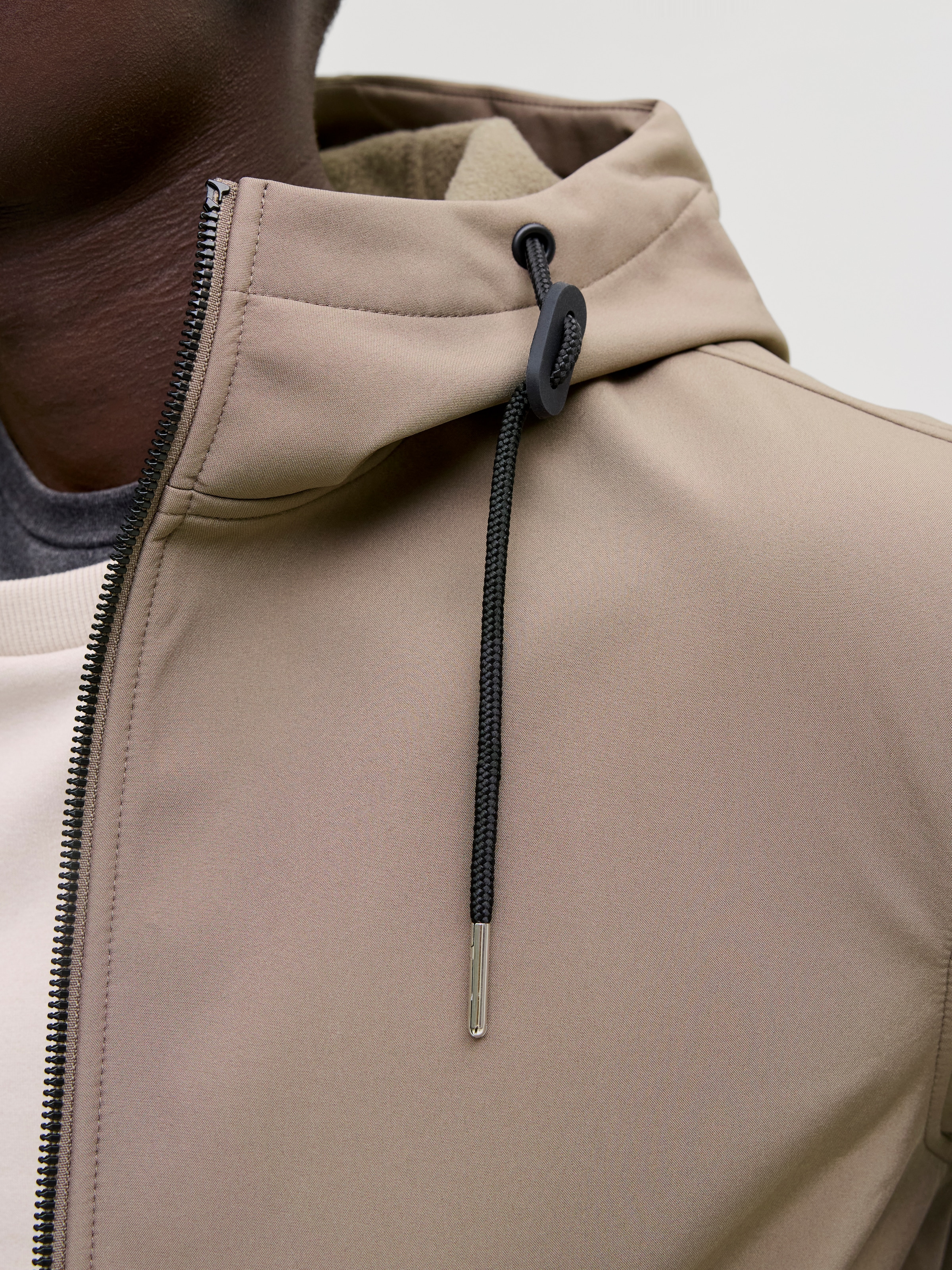 Jack & Jones Veste softshell »JJEBASIC mit wasserabweisender Funktion« mit Kapuze Kunstfaser, regular fit