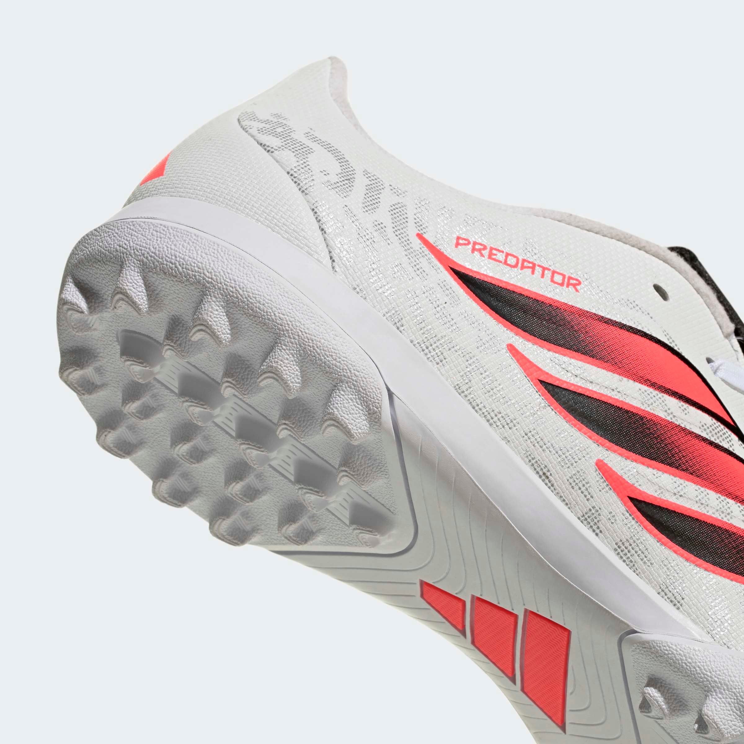 adidas Performance Chaussure de football »PREDATOR CLUB , HYBRIDRASEN, UMSCHLAGBARE ZUNGE«  pour terrains synthétiques durs