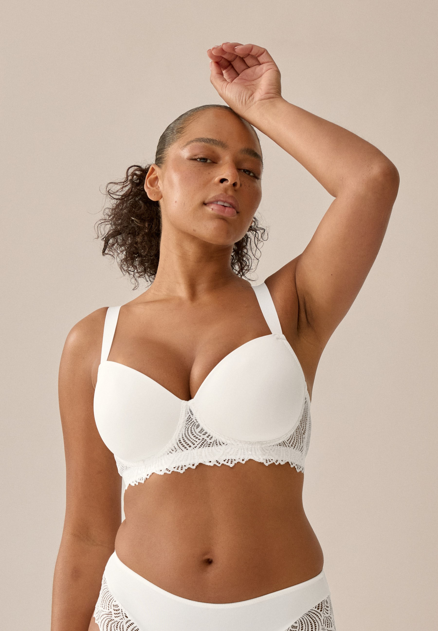 Naturana Schalen-BH »The Friday« 1 Stk. tlg., mit Bügel, mit Spitze, feminin, weich, bequem