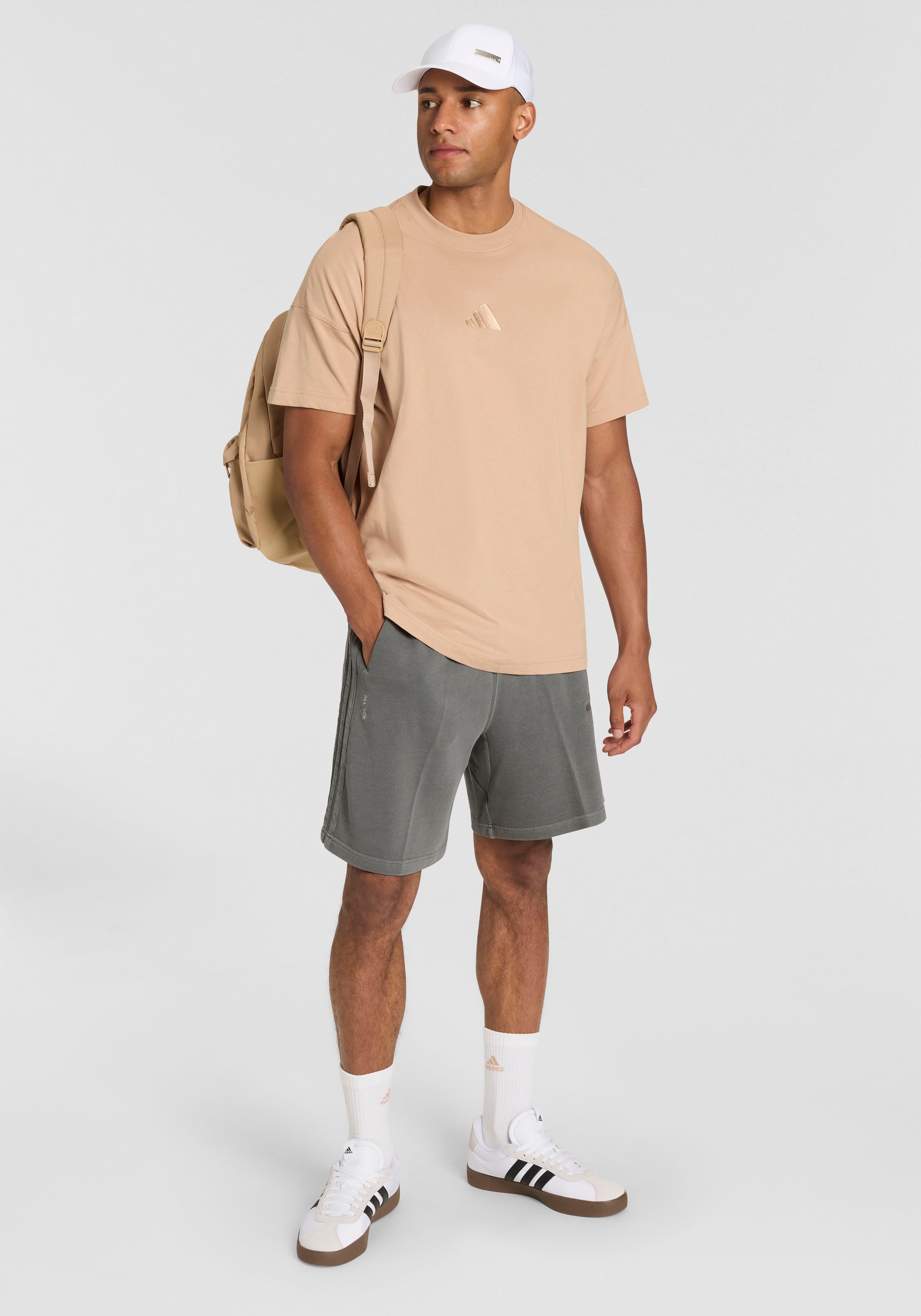 adidas Sportswear Shorts »M A SZN W FT SH«  lockere Passform, 20 cm Innenbeinlänge, mit Kordelverschluss