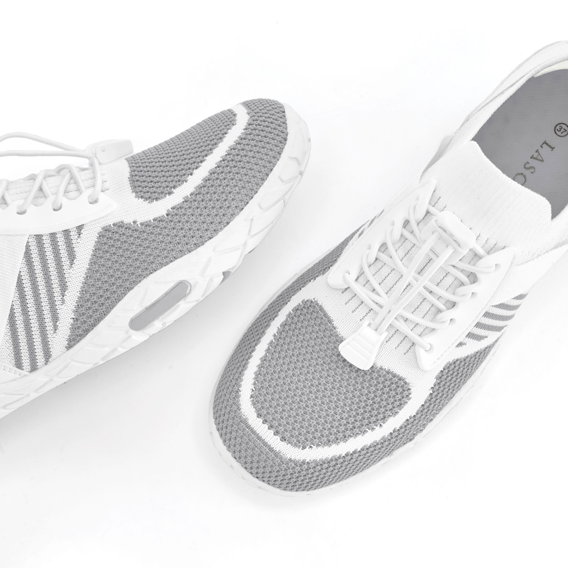 LASCANA Sneaker »Slip-On-Sneaker,«  Freizeitschuh, Halbschuh superleicht, flache flexible Sohle VEGAN