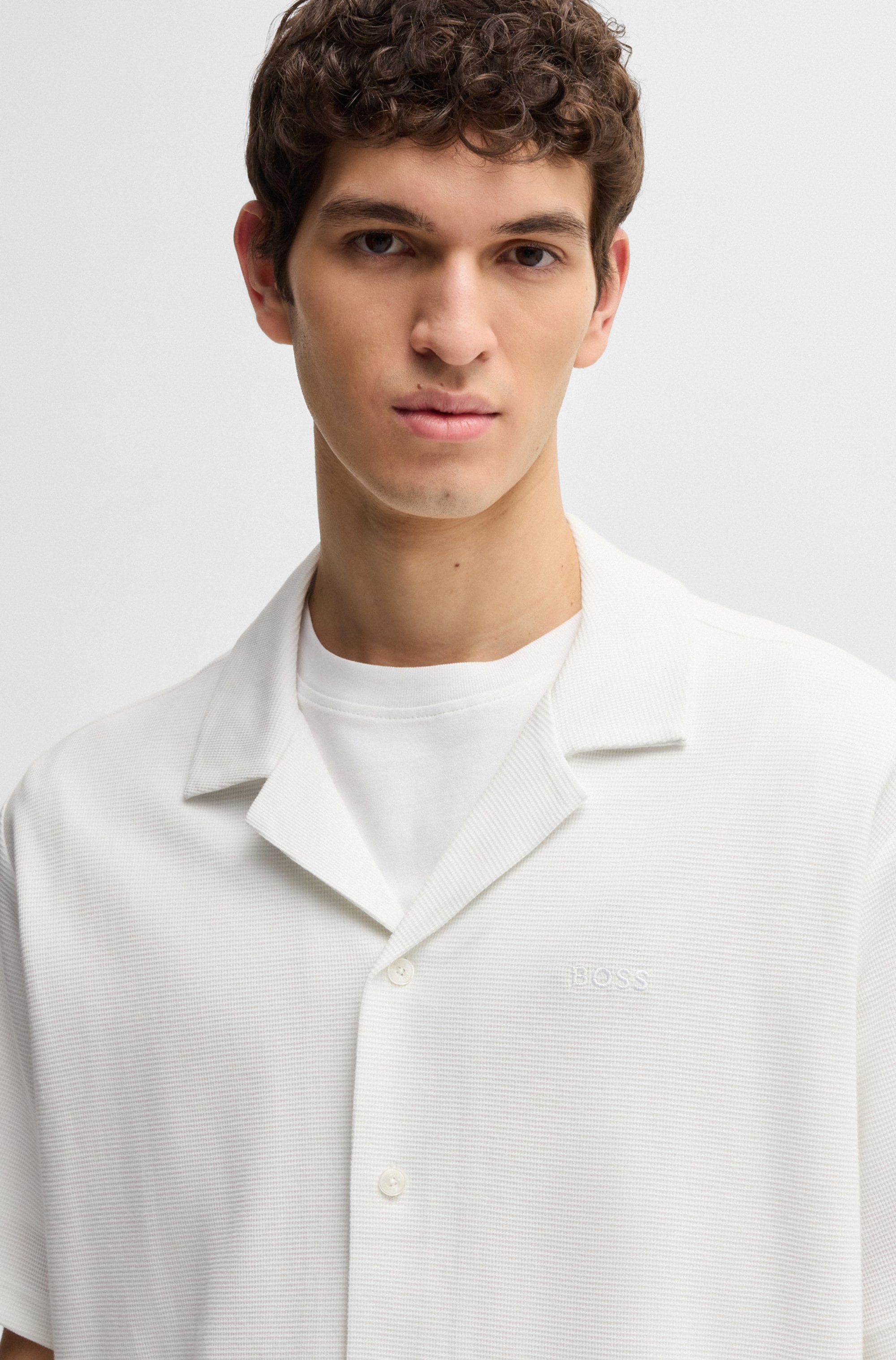 BOSS ORANGE Kurzarmshirt »Pe«, mit Ton-in-Ton Logo