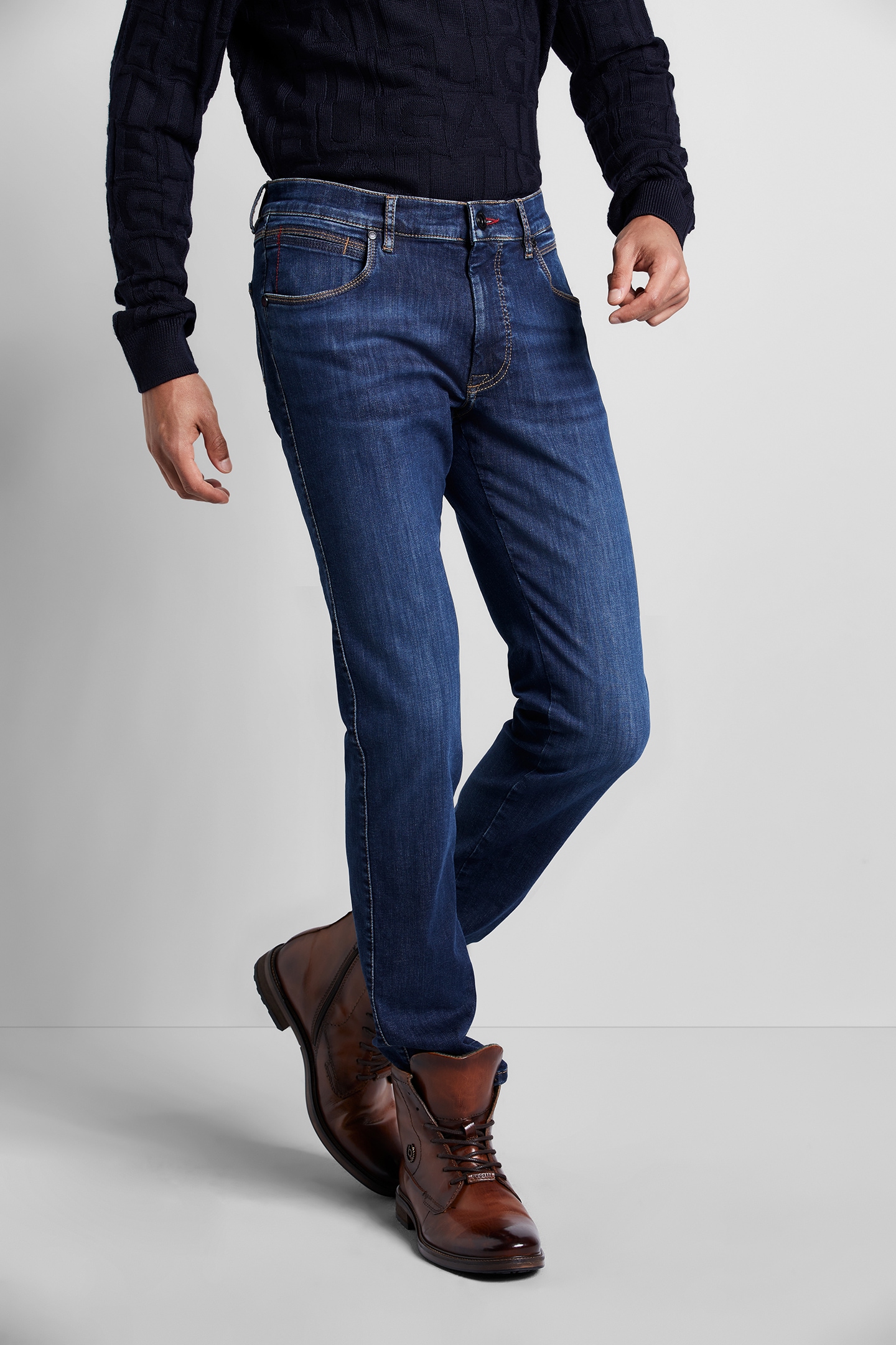 bugatti 5-Pocket-Jeans, im Used Wash Look kaufen