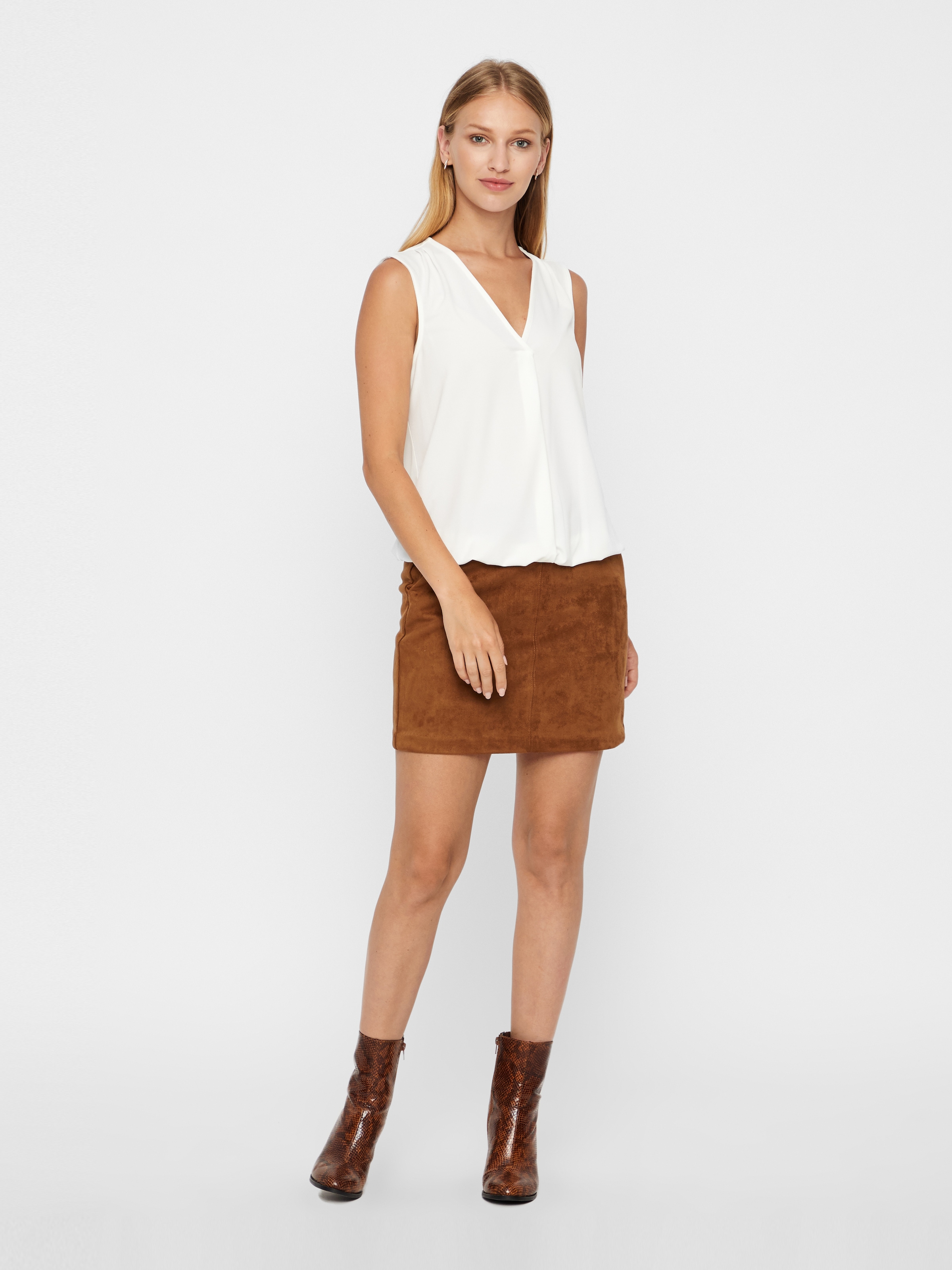 Vero Moda Jupe en similicuir »VMDONNADINA FAUXSUEDE SHORT SKIRT« mélange de matériaux