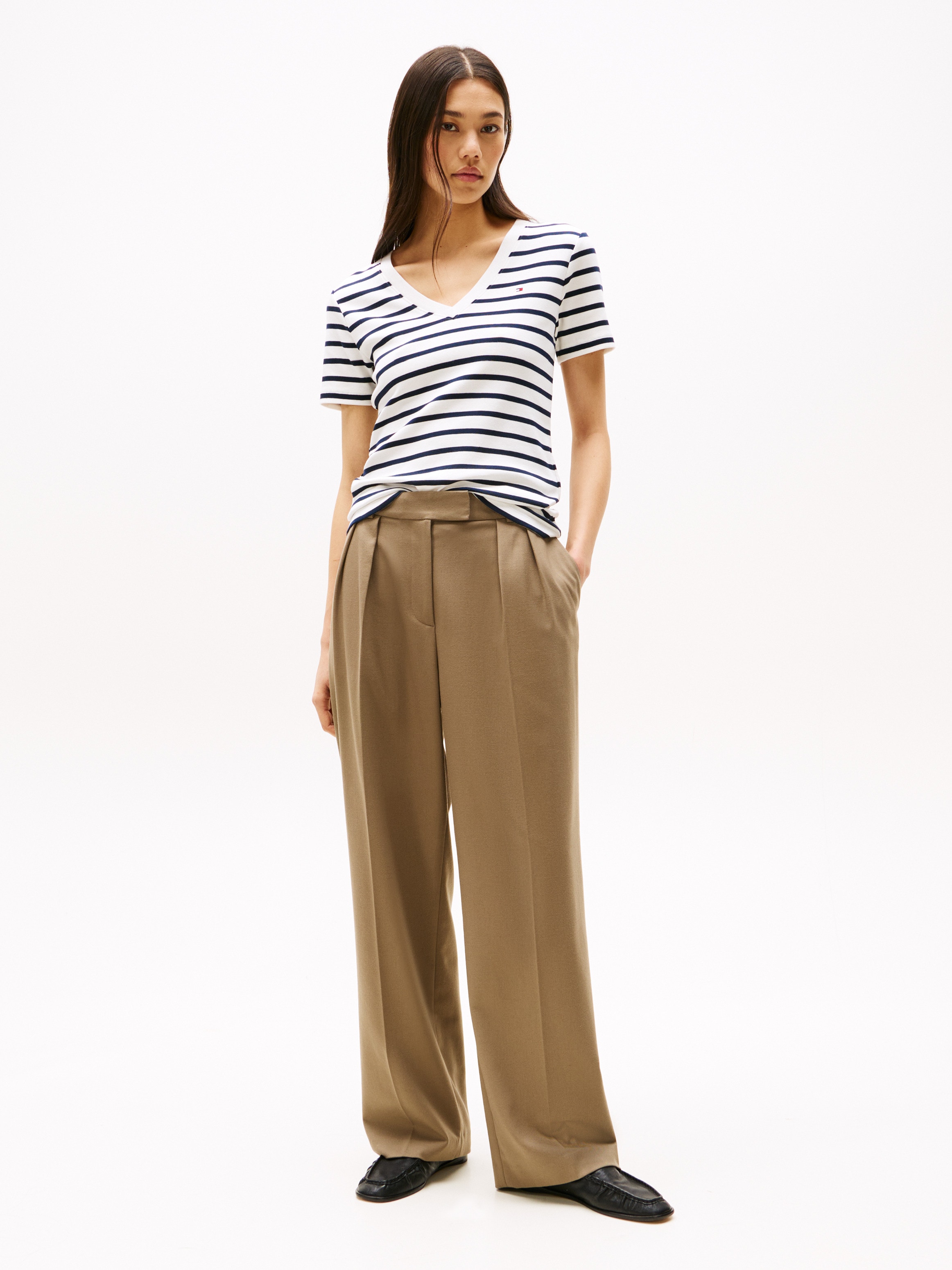 Tommy Hilfiger T-Shirt »CODY, Slim Fit«, mit V-Ausschnitt