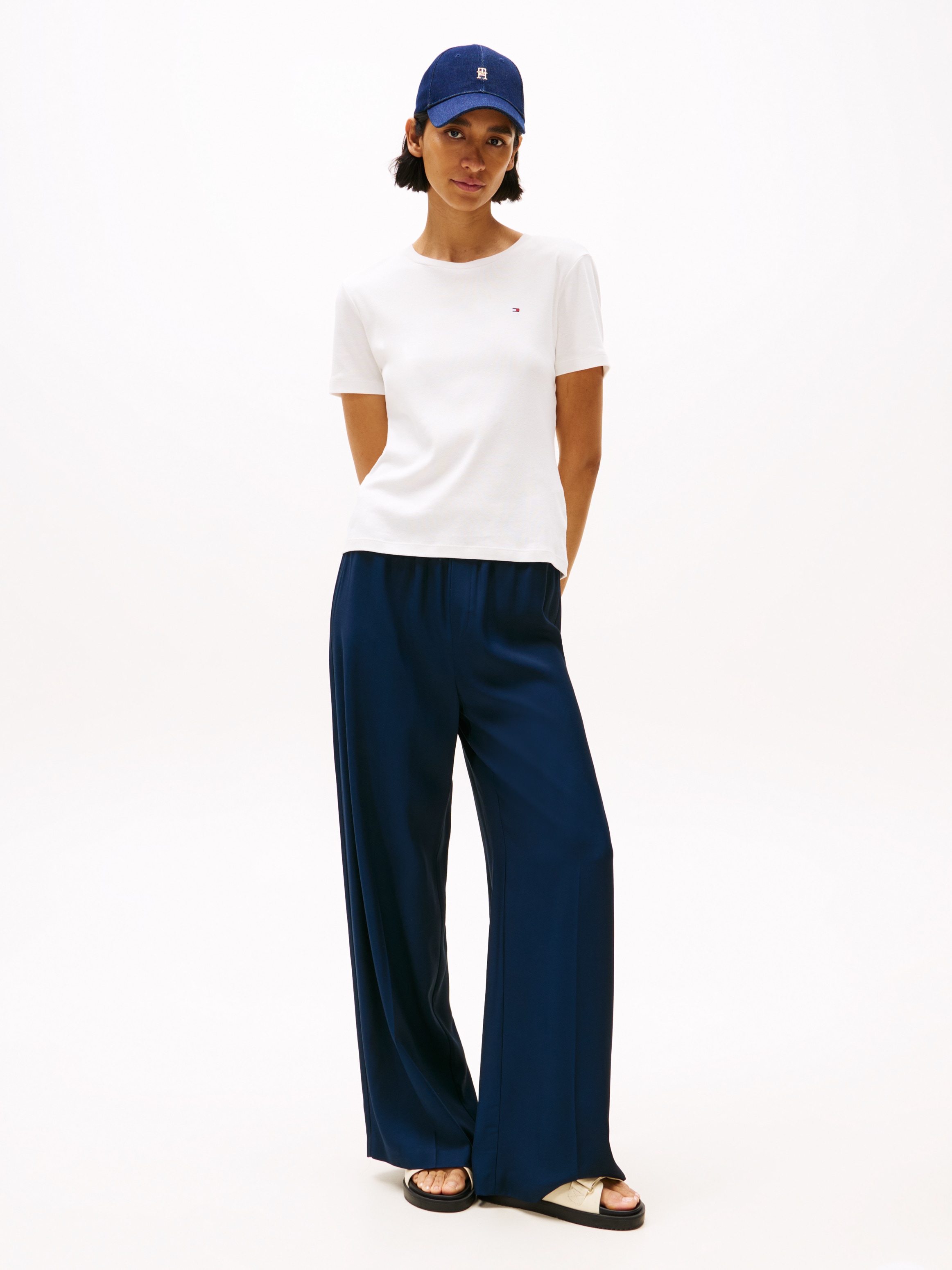 Tommy Hilfiger T-Shirt »SLIM CODY C-NK SS«, mit Logostickerei