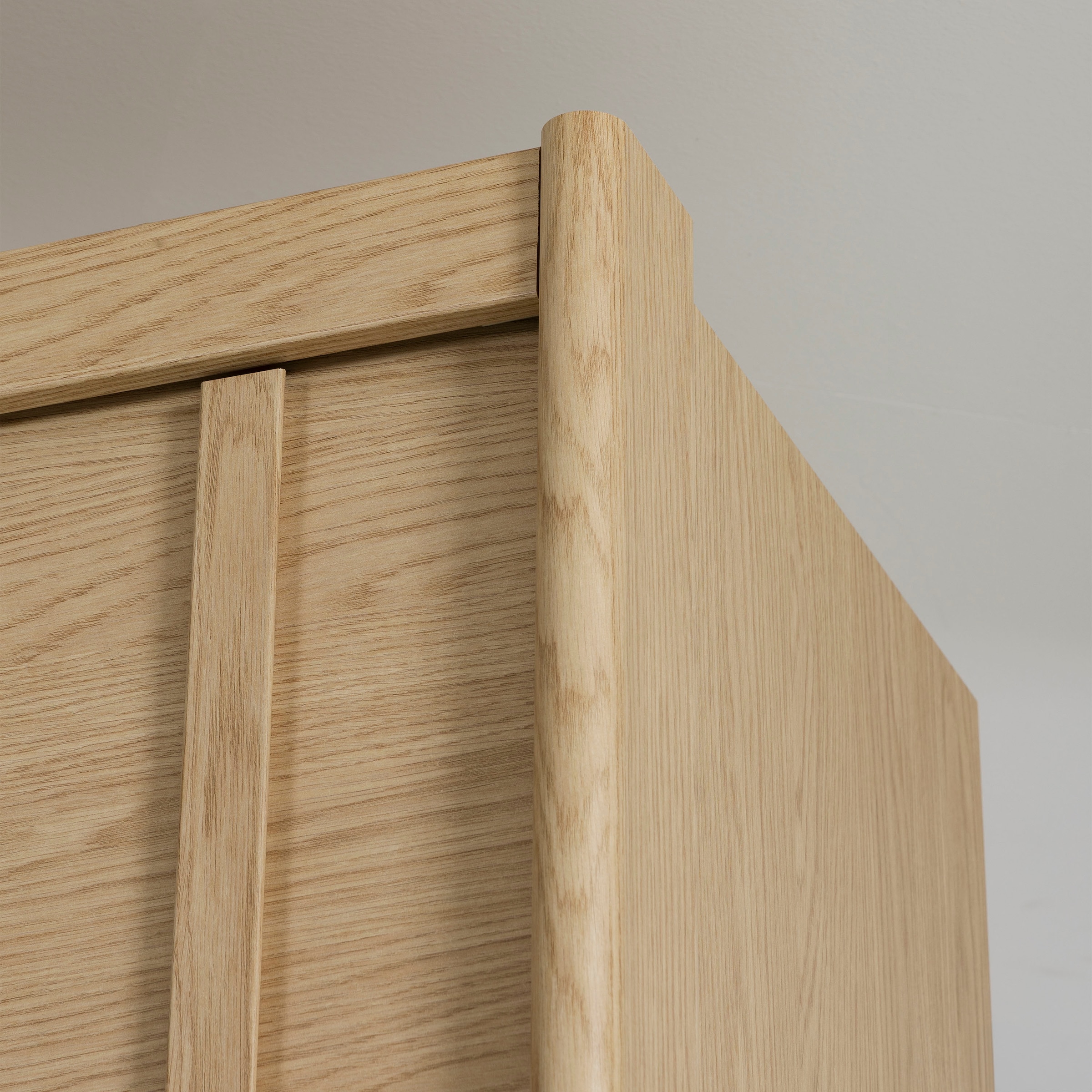 Gami Kleiderschrank »IZADI« Viel Stauraum and gut ausgestatttet