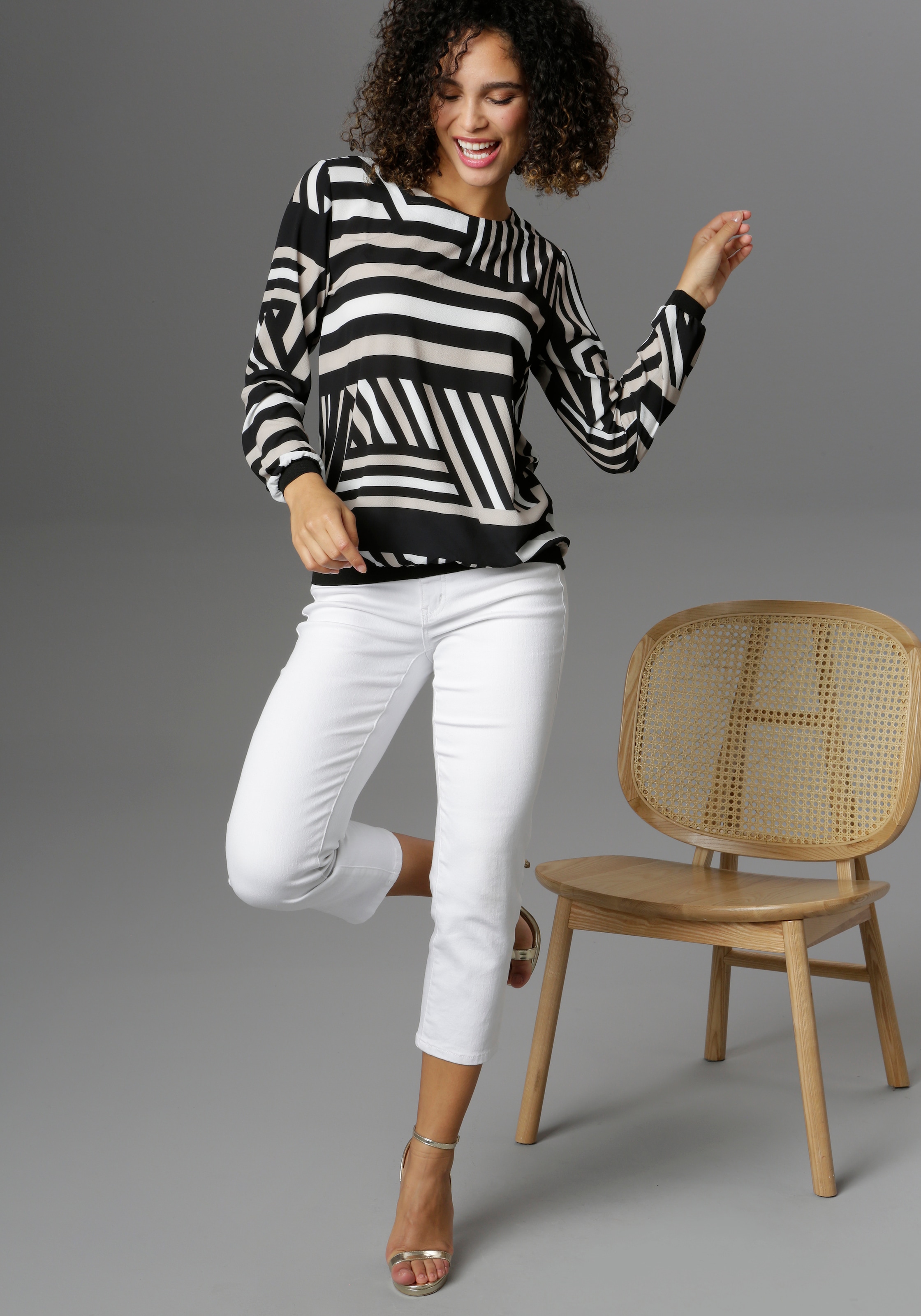 ♕ Aniston SELECTED Shirtbluse, mit grafischem Muster versandkostenfrei  bestellen