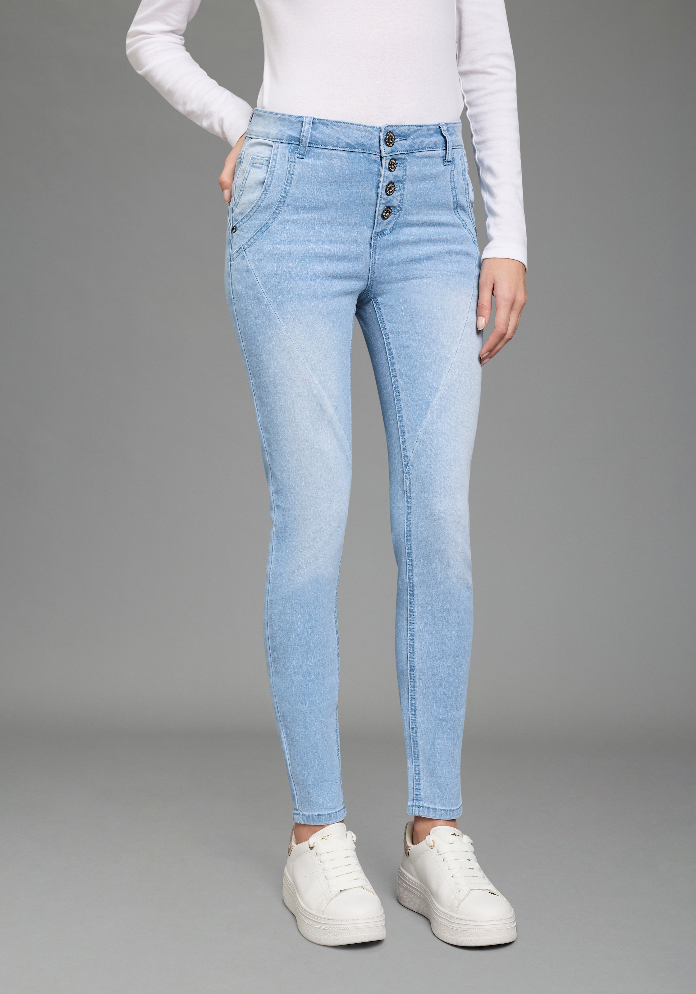 Bruno Banani Skinny-fit-Jeans extraenger Schnitt, normale Leibhöhe, mit Gesäss- und Eingrifftaschen