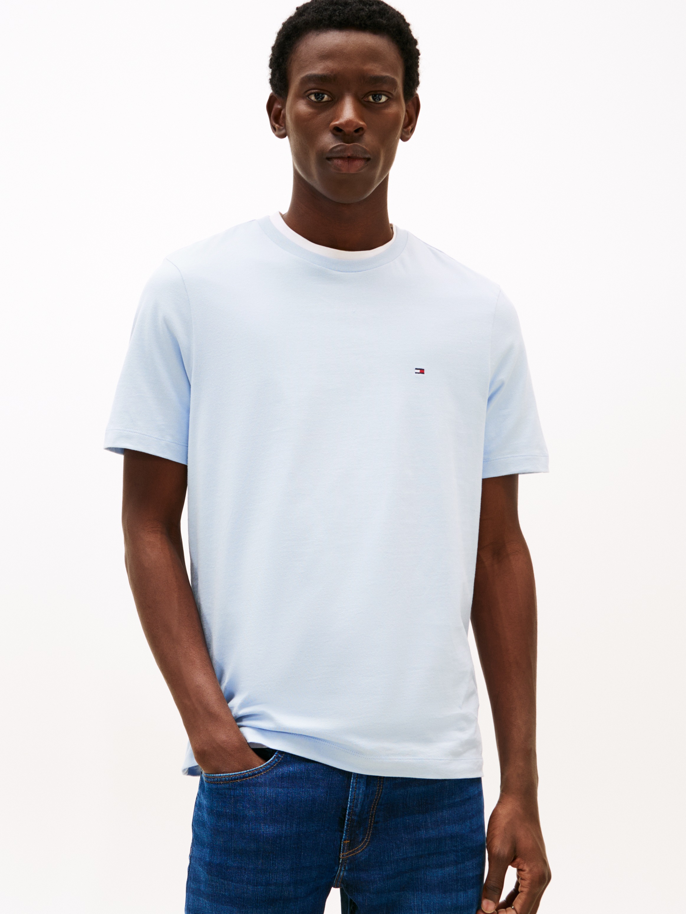 Tommy Hilfiger T-Shirt »ESSENTIAL REG FIT SOLID TEE«, mit Rundhalsausschnitt