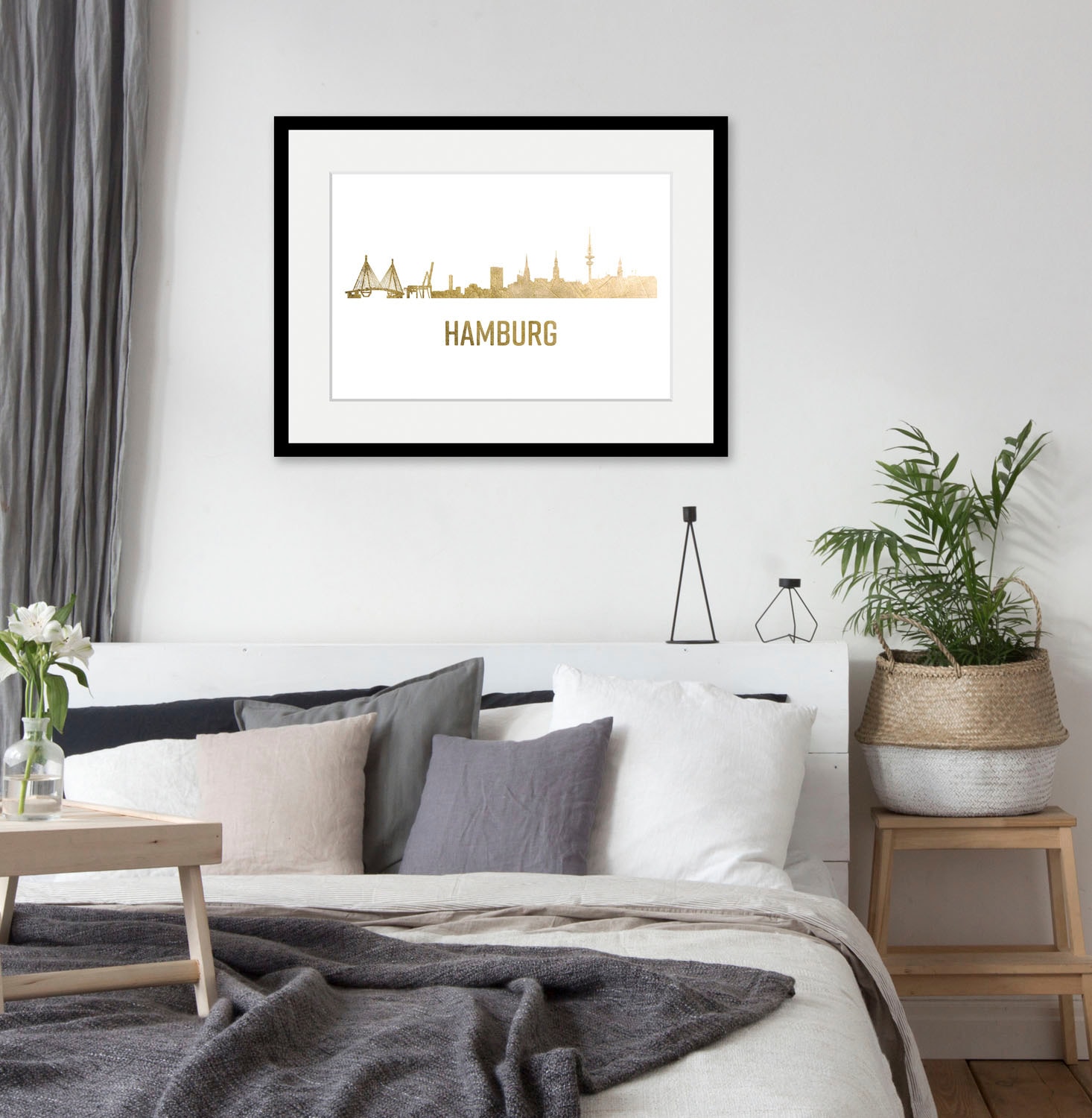 Image of queence Bild "Hamburg Skyline GOLD" Deutschland Hamburg Schriftzug Stadt Städte 1 Stk. tlg. HD Premium Poster-Druck inkl. Holzrahmen