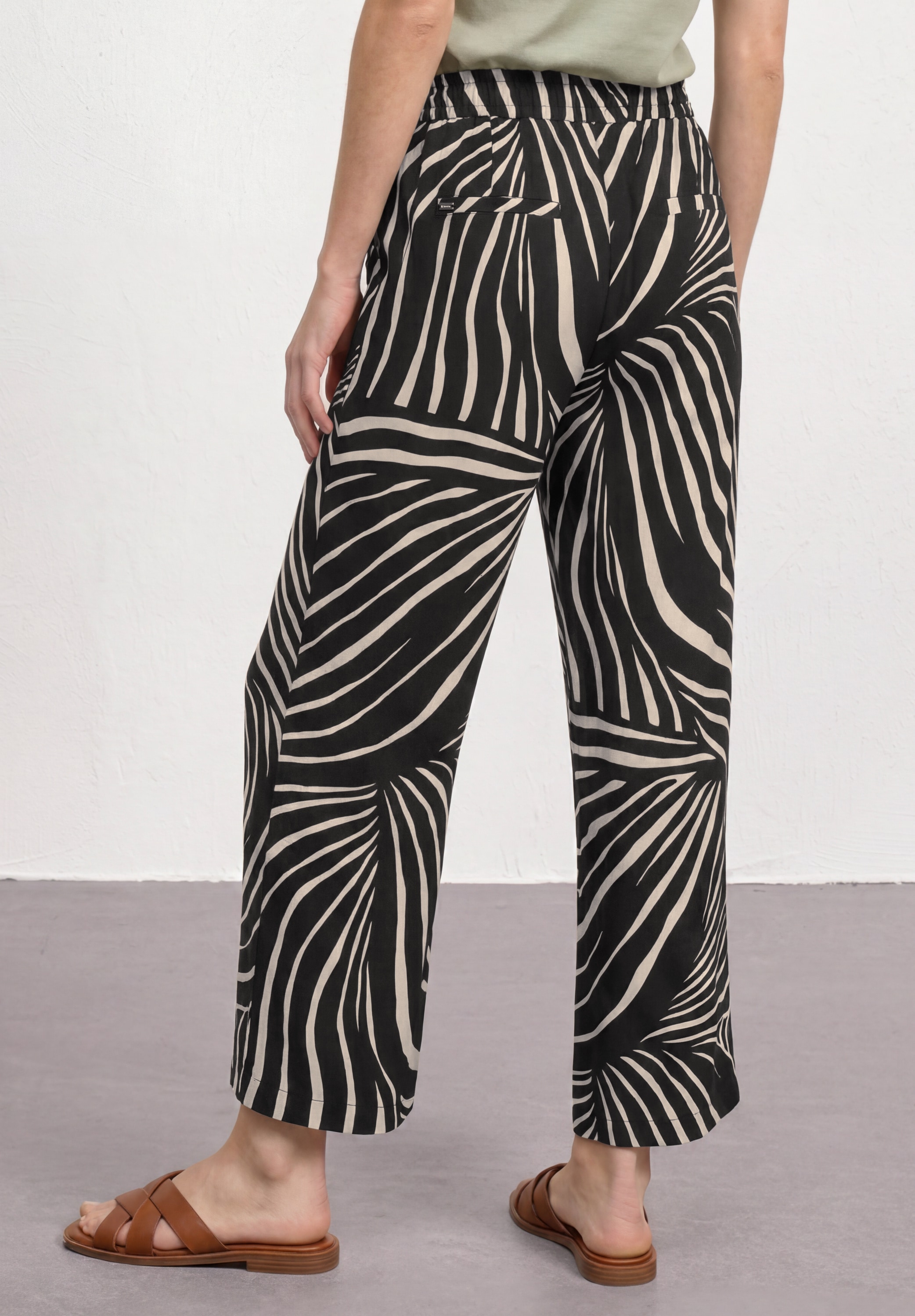 STREET ONE 7/8-Hose »Style Emee«  7/8 Sommerhose  mit grafischem Print und im Lose Fit