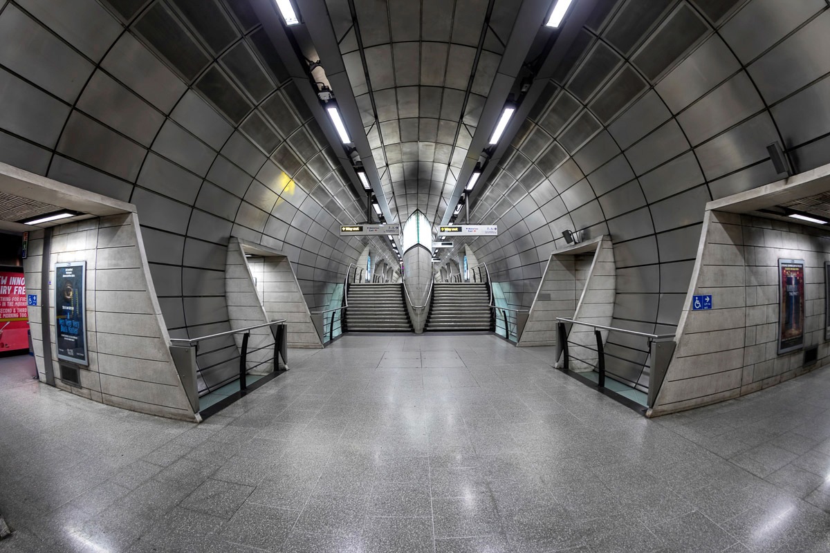 Image of Papermoon Fototapete »Bahn Station«, Vliestapete, hochwertiger Digitaldruck, inklusive Kleister bei Ackermann Versand Schweiz