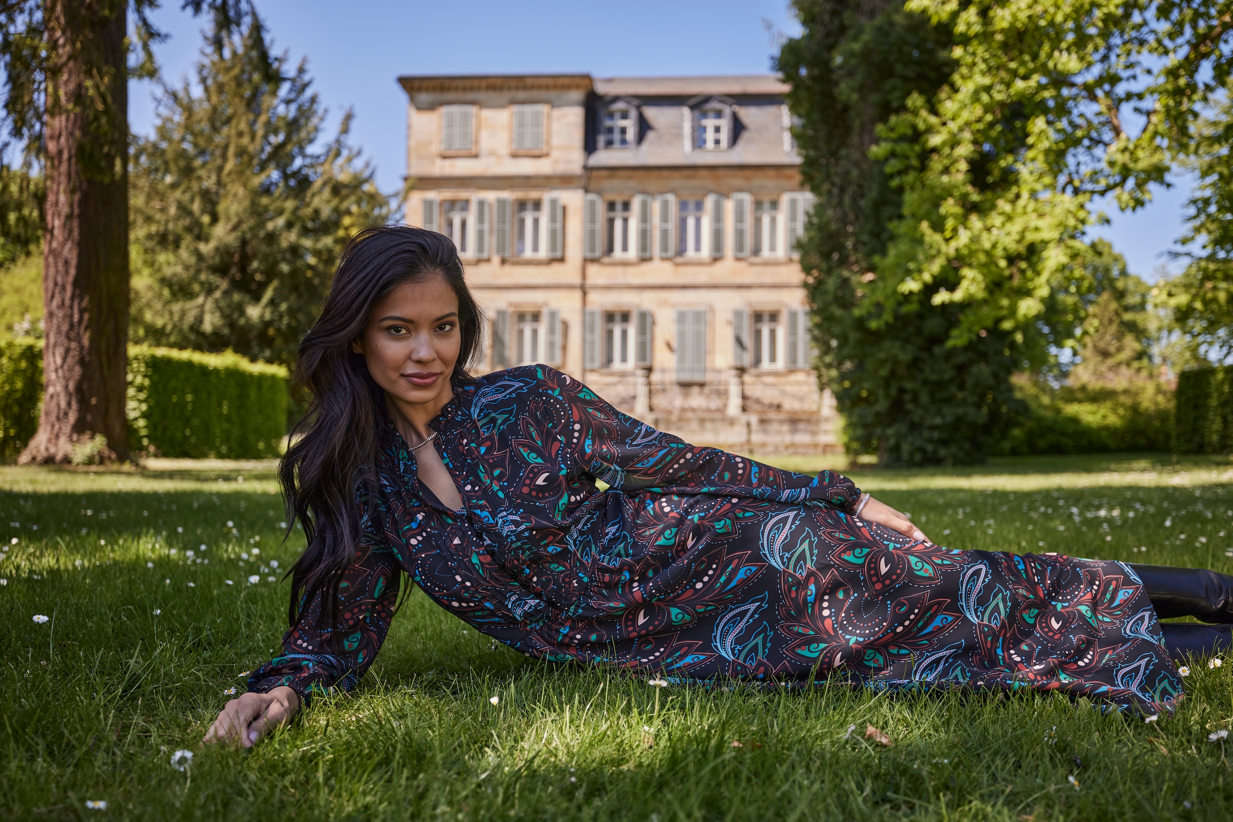 Aniston SELECTED Maxikleid, mit aufwendiger und dekorativer Biesenverarbeitung - NEUE KOLLEKTION