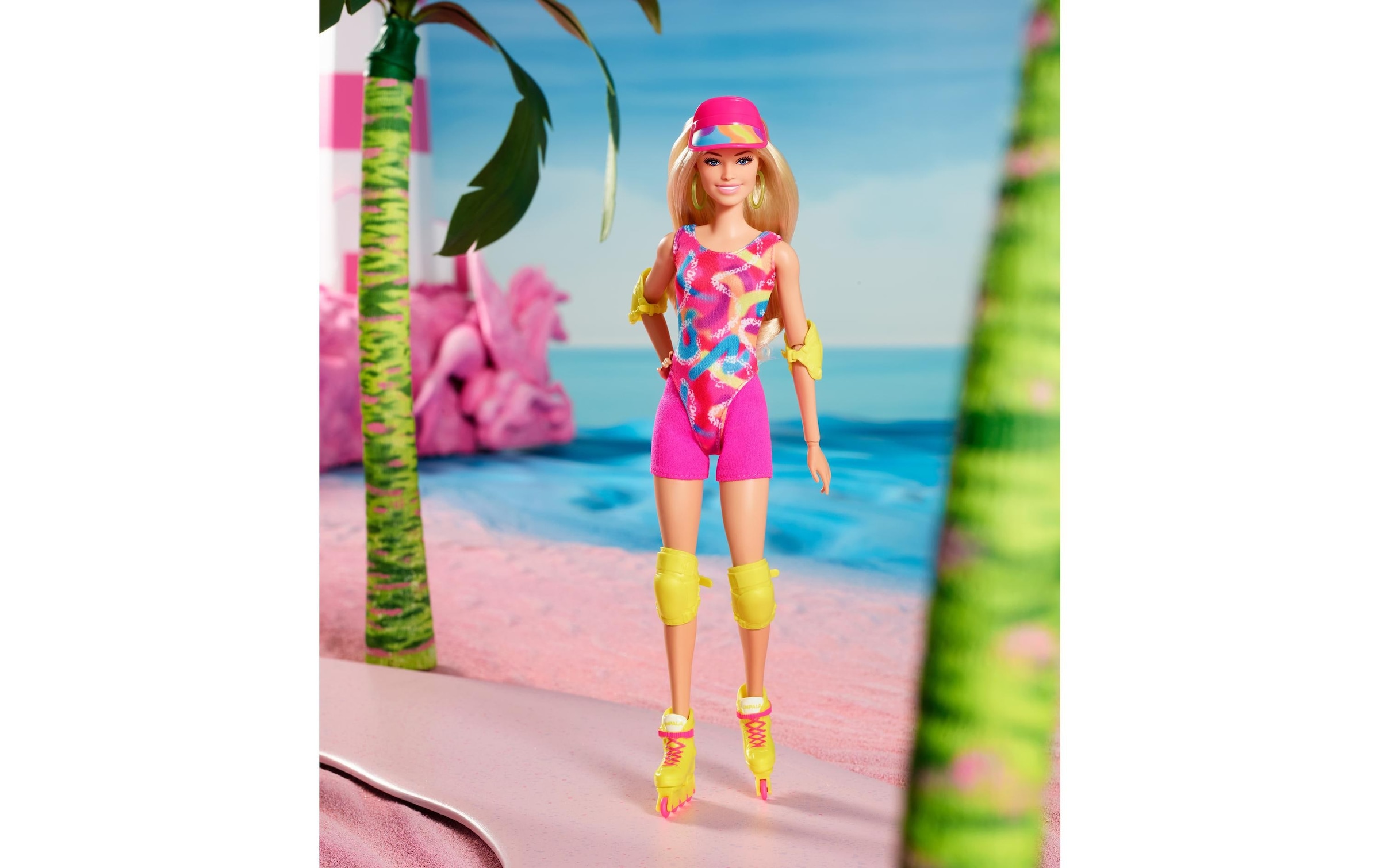 Barbie Anziehpuppe »Inlineskating Barbie zum Barbie-Movie im Retrolook«