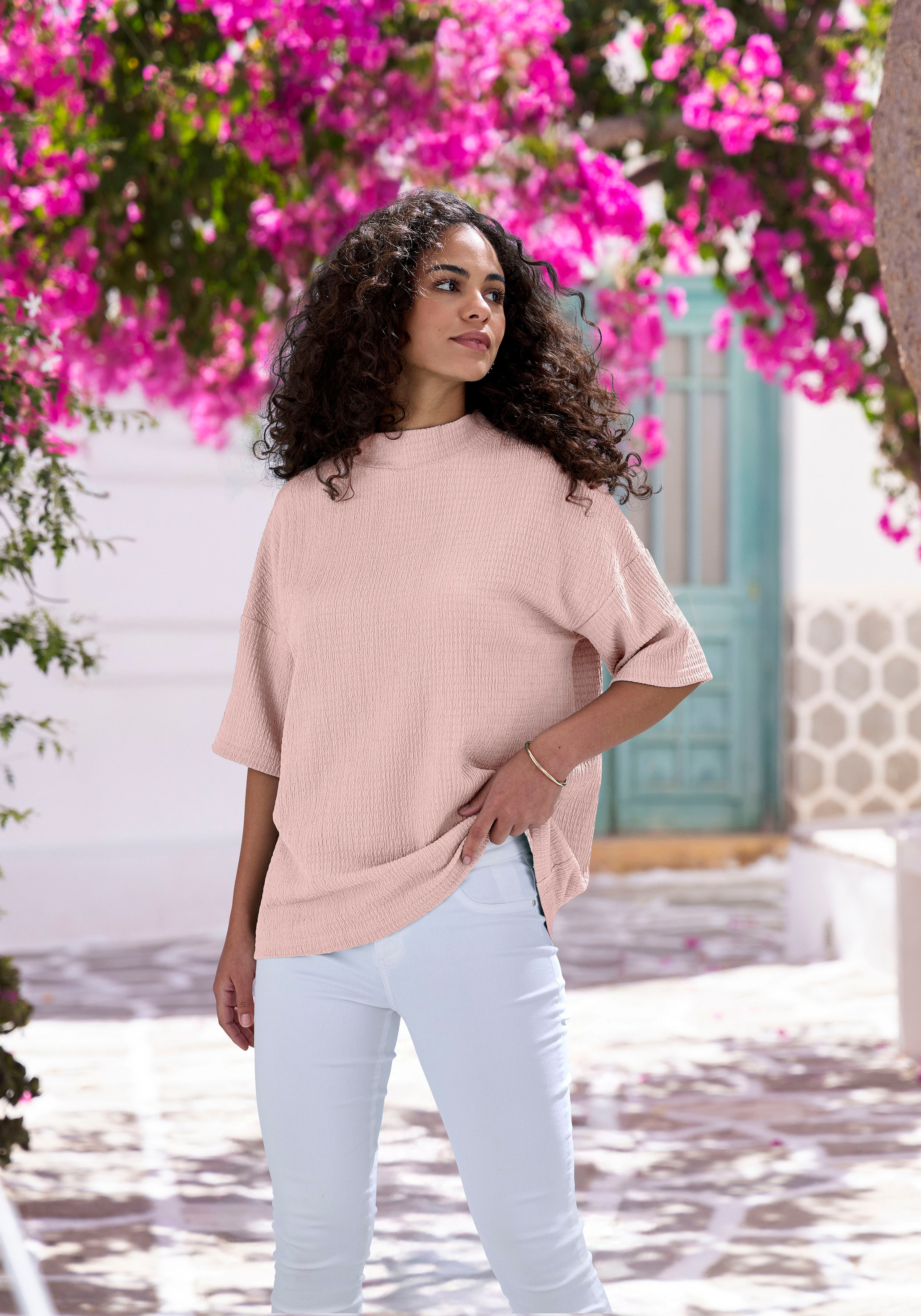 LASCANA Kurzarmshirt »mit Stehkragen« aus bügelfreier Crêpe-Qualität