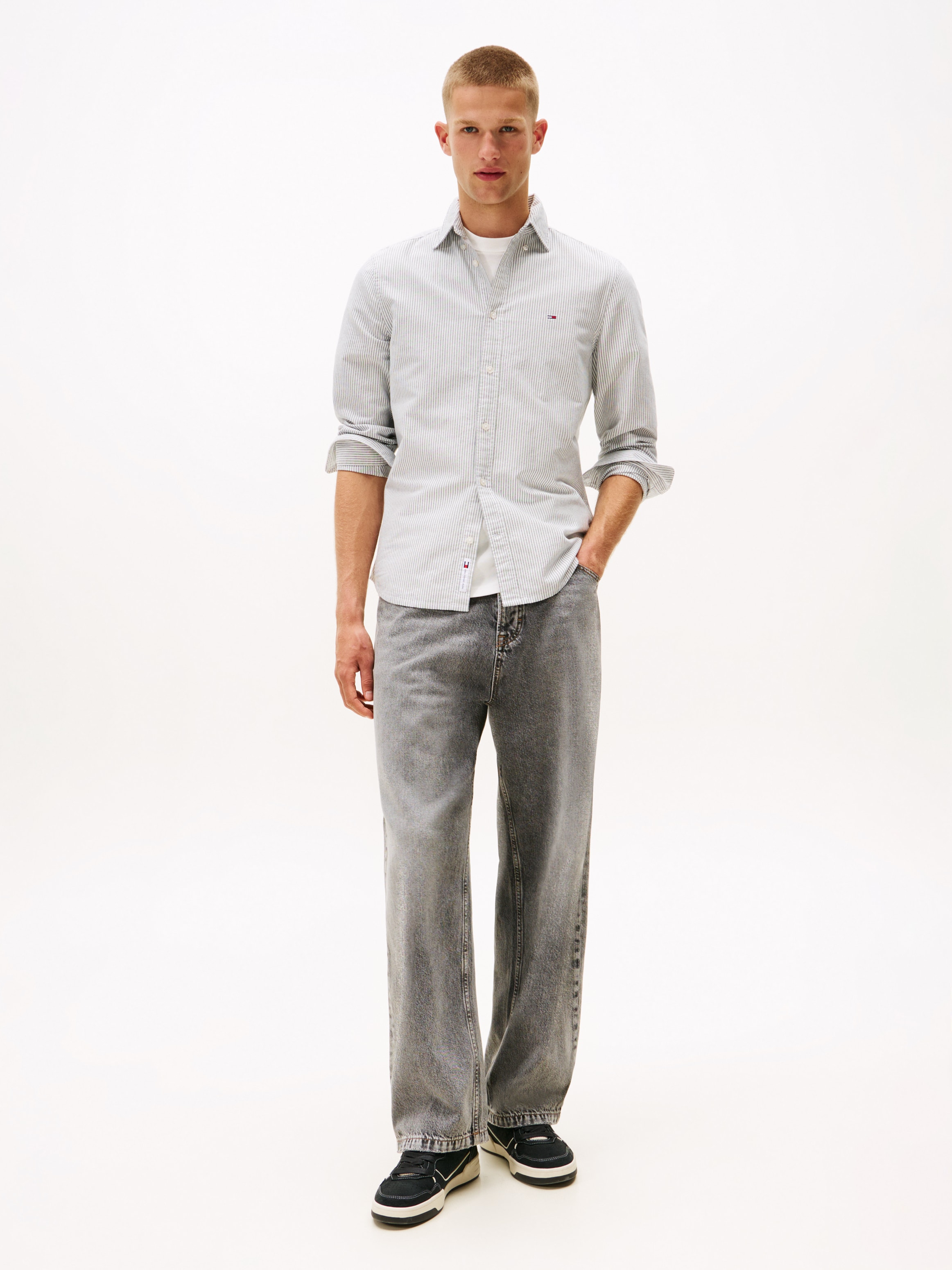 Tommy Jeans Langarmhemd »TJM SLIM STRIPE OXFORD SHIRT EXT«, Mit Button-Down-Kragen