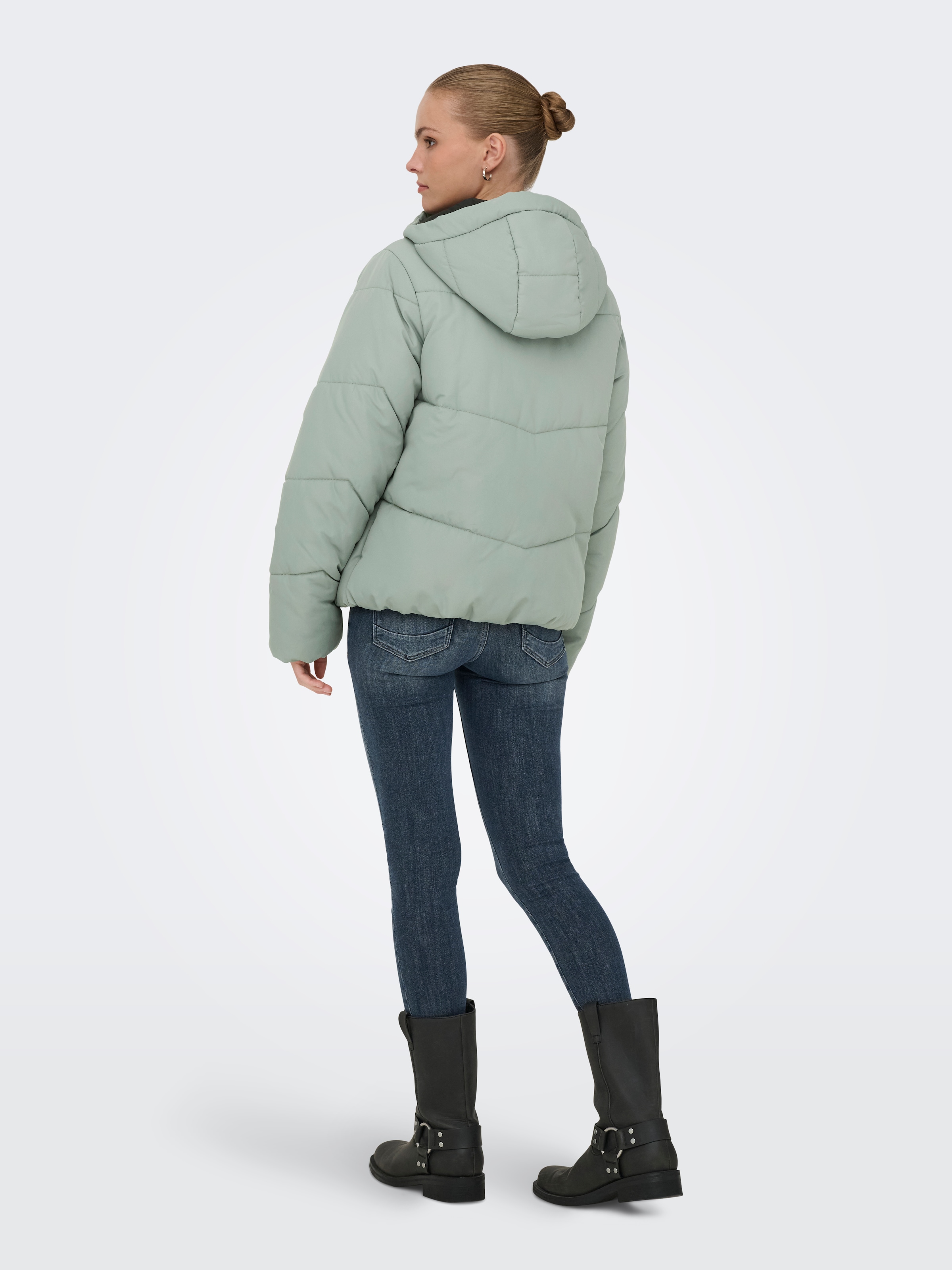 ONLY Veste matelassée »ONLMAGGI LIFE SHORT PUFFER CC OTW« mit Kapuze Kunstfaser,