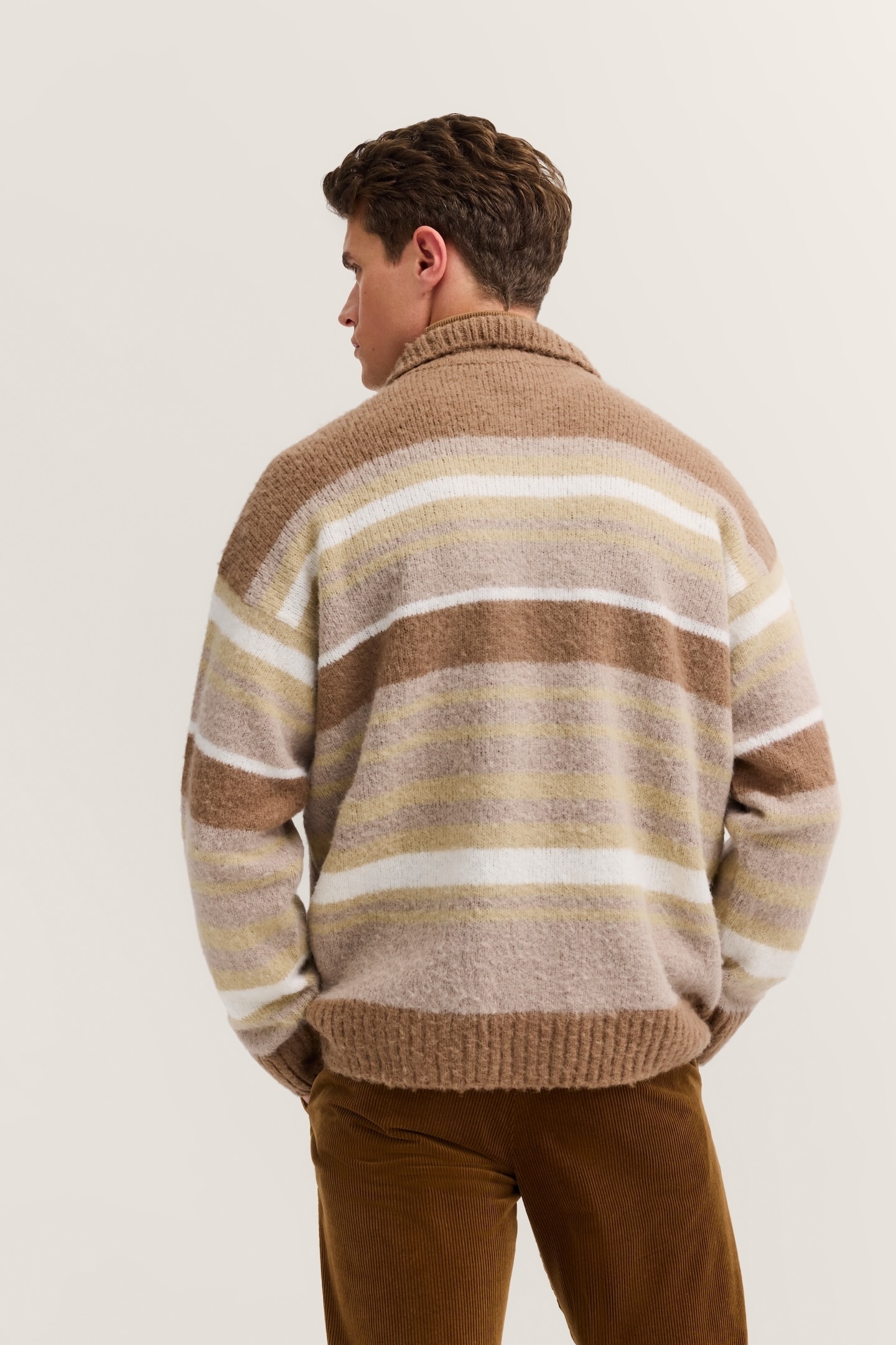 bugatti Cardigan »Regular Fit« gestreift mit Knopfleiste & Kragen
