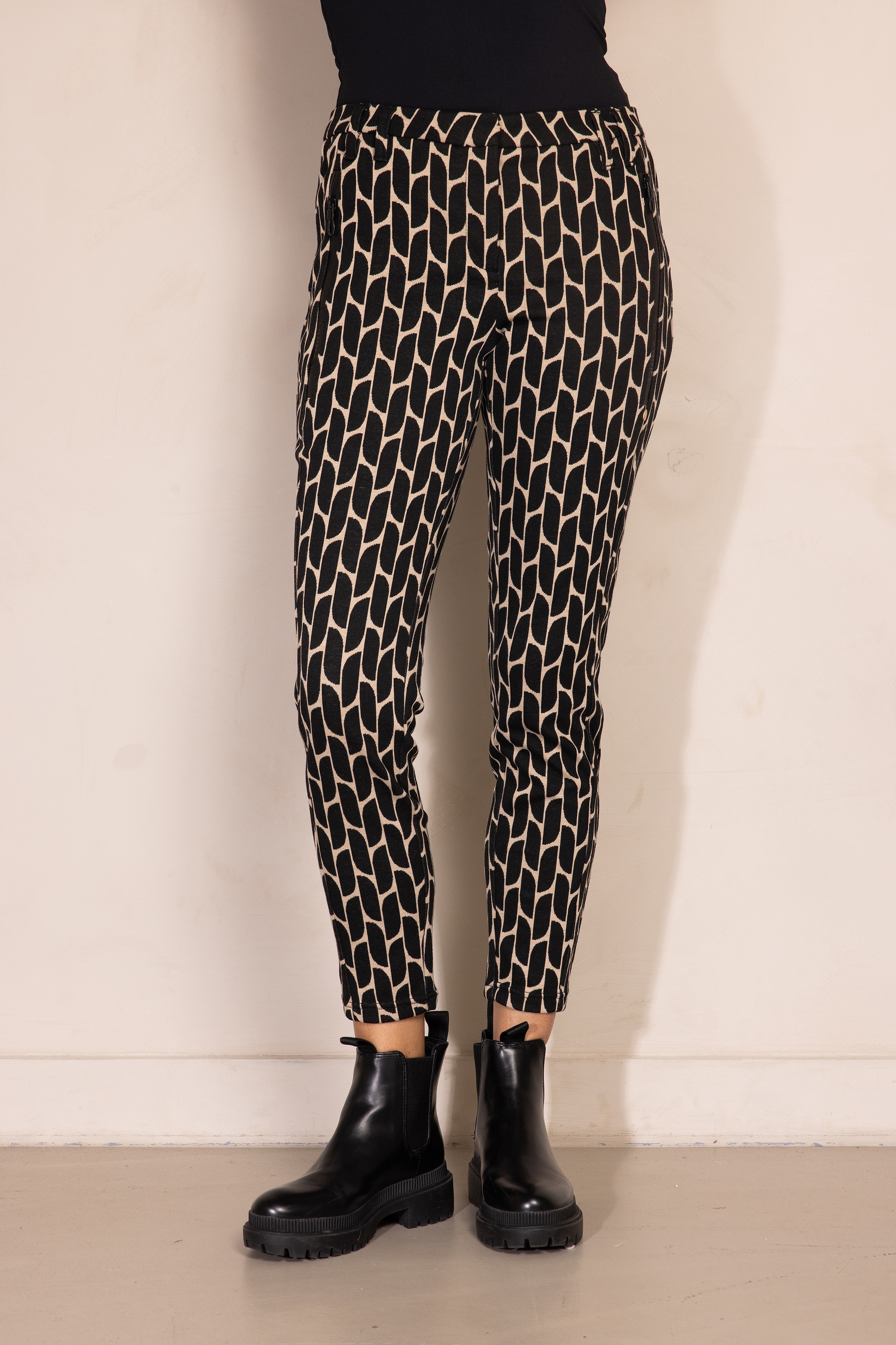Image of Zhrill 7/8-Hose "ZHCHIARA" Slim Fit Passform, mit grafischem Allover-Muster, 7/8-Länge