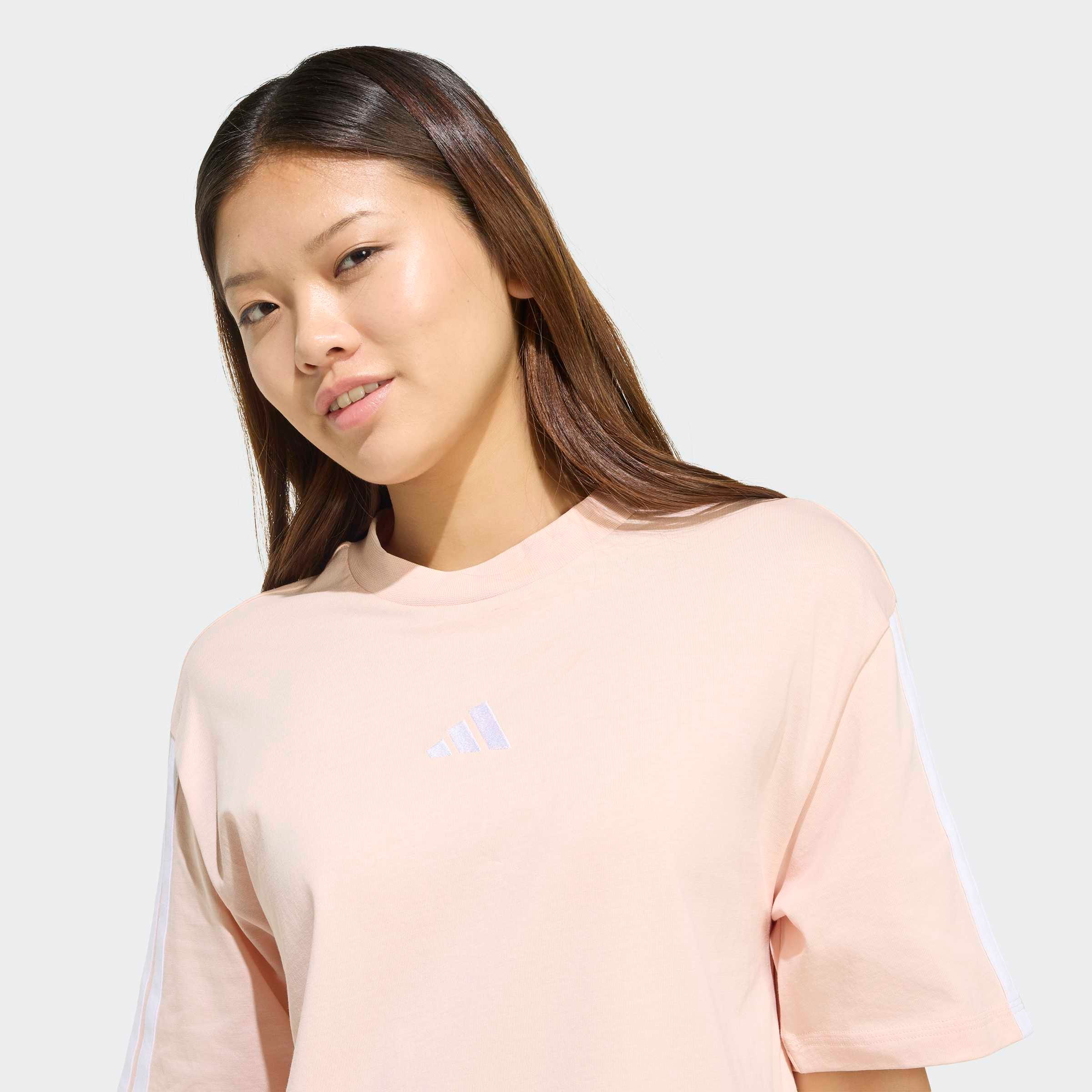 adidas Sportswear T-shirt »ESSENTIALS 3-STREIFEN BOYFRIEND« lockere Passform, Kurzarmdesign, sportlicher Stil, aus Baumwolle