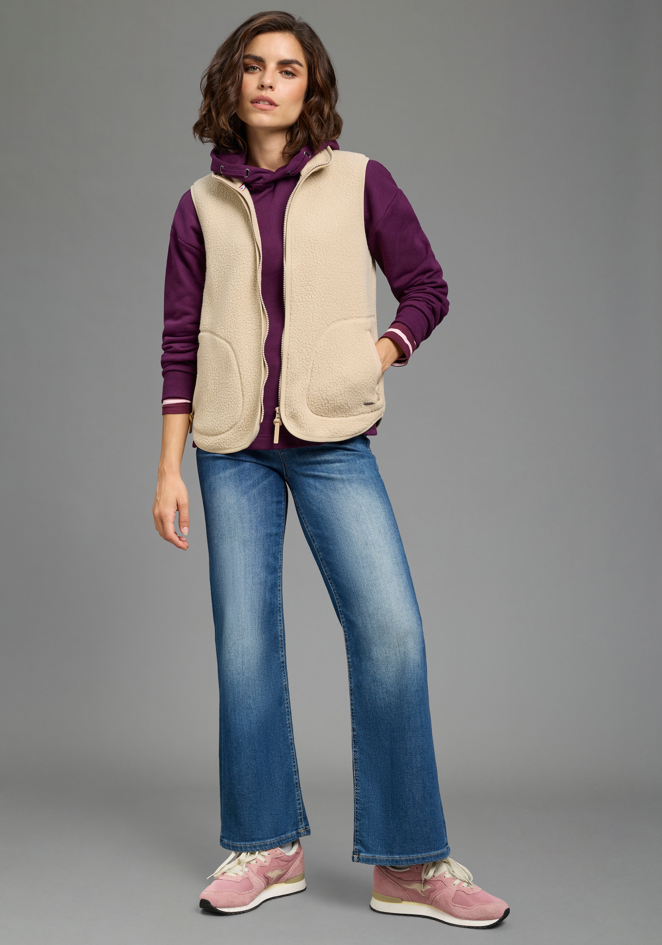 KangaROOS Gilet polaire avec col montant, coupe décontractée, coupe longueur hanche, aussi disponible en grandes tailles