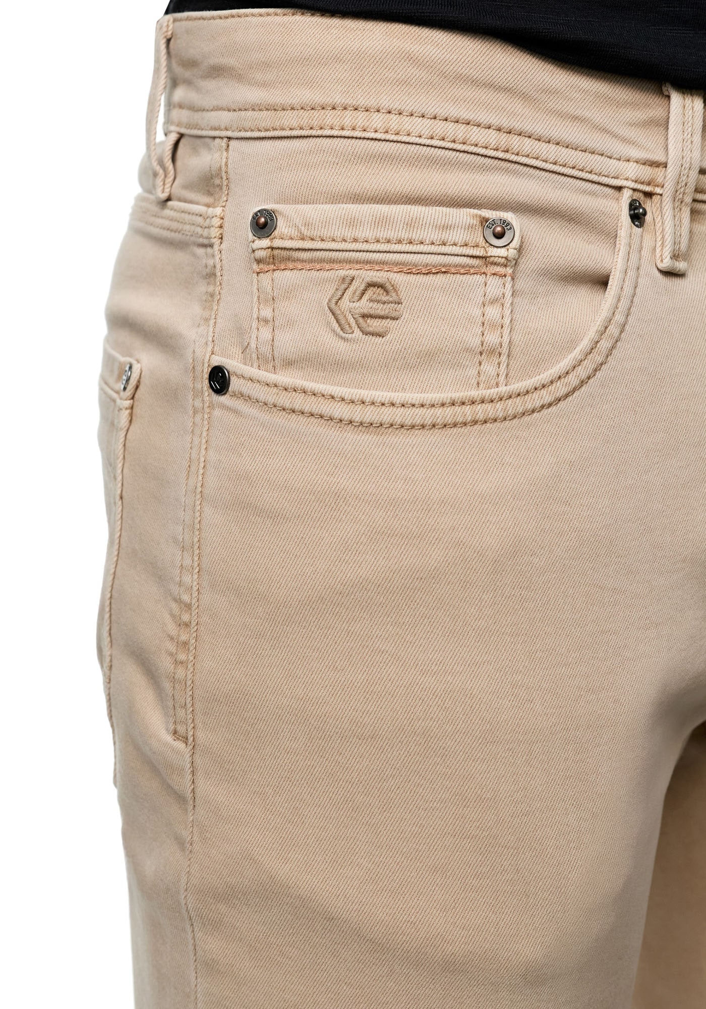 Indicode Chinoshorts »INSymon«