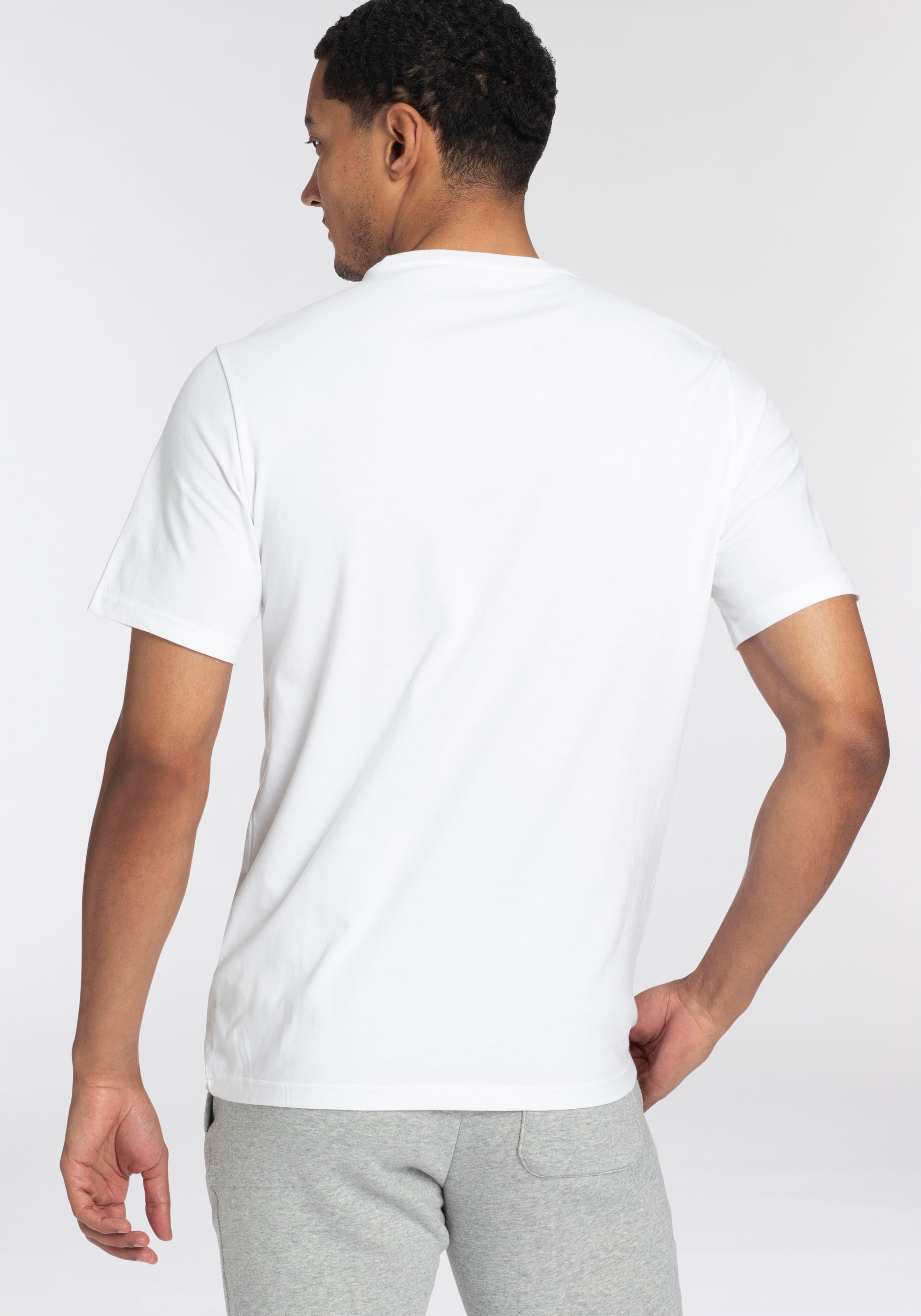 Converse T-Shirt »CORE CHUCK PATCH TEE« sportliche Passform, Kurzarm, für Alltag, aus Baumwolle