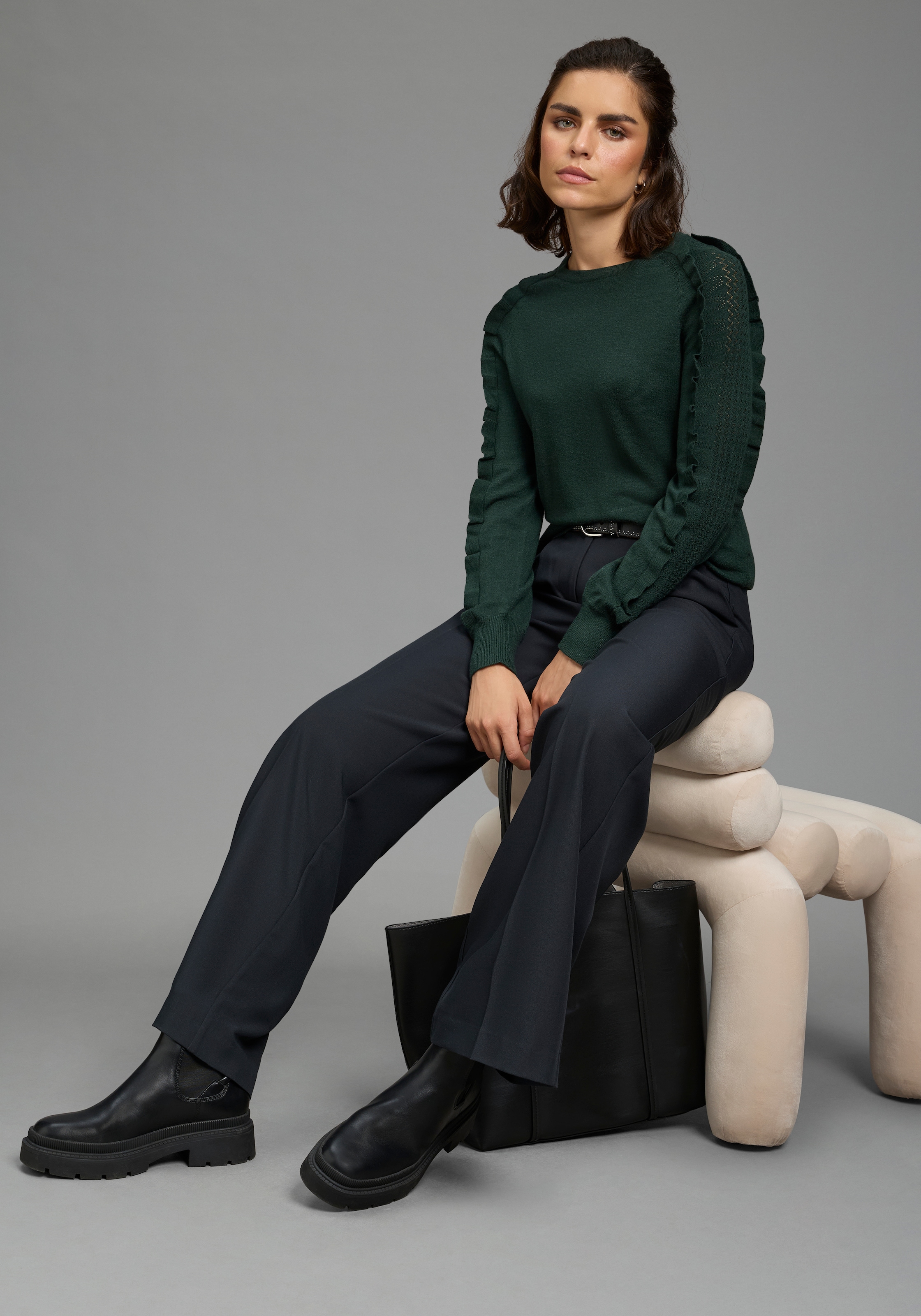 Laura Scott Pull en tricot »mit femininem Ajourstrickmuster« avec coupe évasée