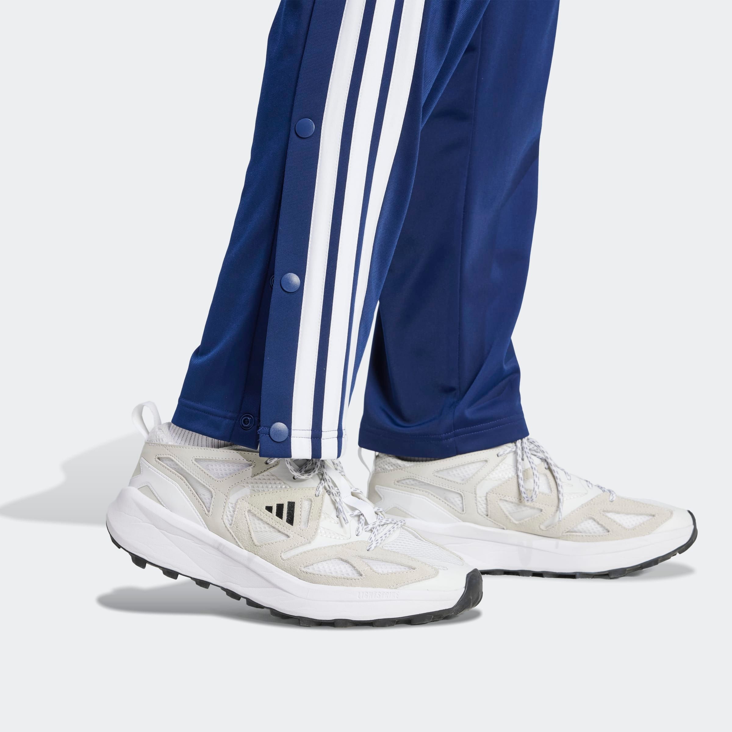 adidas Sportswear Sporthose »M 3S TR CB SNP«, (1 tlg.), Trikotmaterial, mit verstellbaren Druckknöpfen an den Unterschenkeln