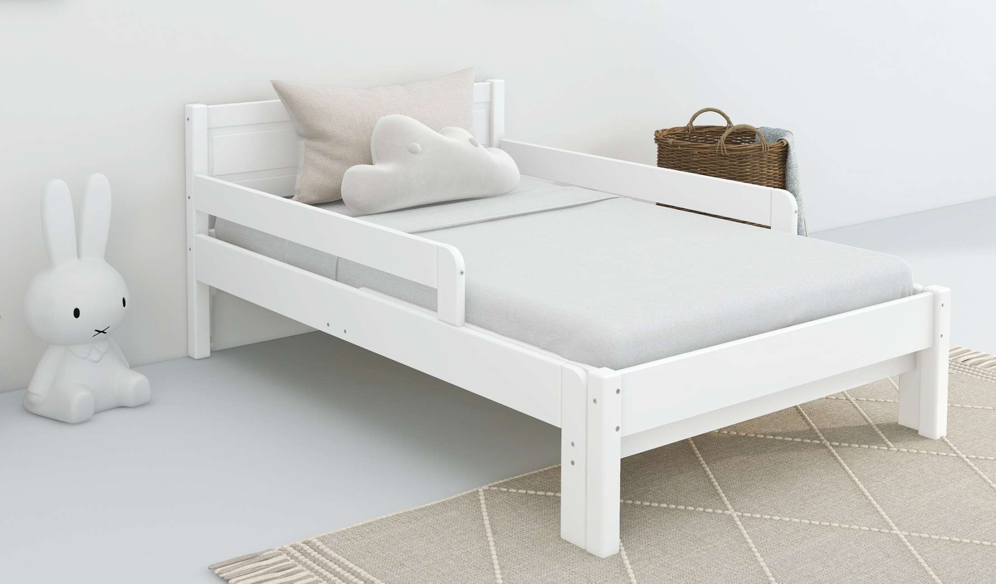 OTTO home Kinderbett »Hero, Bett, Massivholzbett, ausziehbar von 140 bis 200 cm«, aus massiver Kiefer, inklusive Lattenrost, Kassettenoptik, FSC®