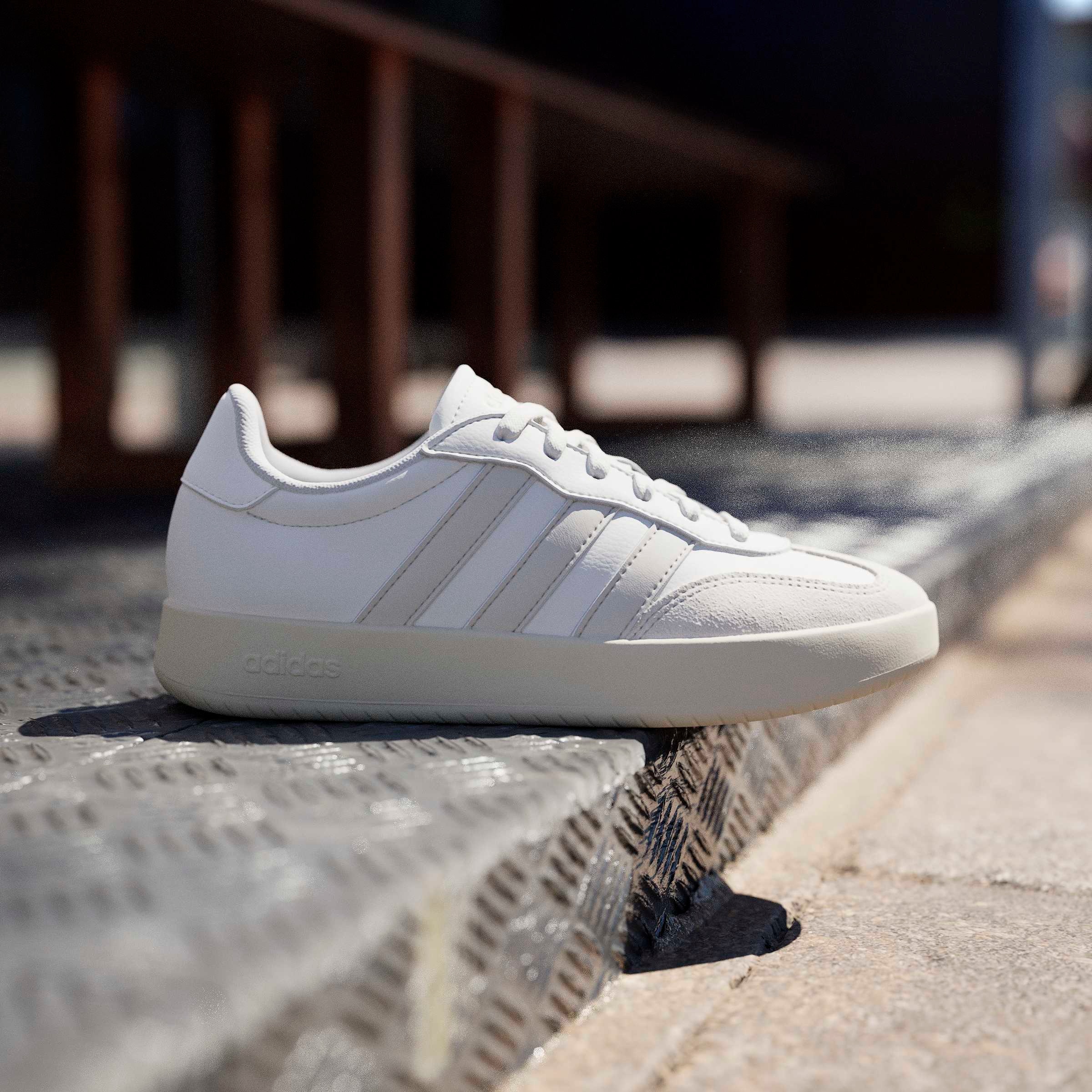 adidas Sportswear Sneakers »BARREDA«  inspiré du design de l’adidas handball spezial