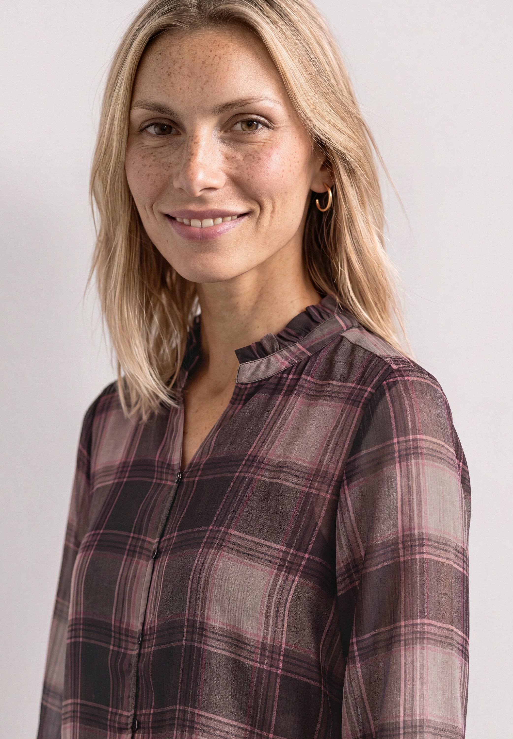 Image of STREET ONE Langarmbluse Tunika-Chiffon-Bluse mit Split Neck im Karo-Look / Rüschendetails