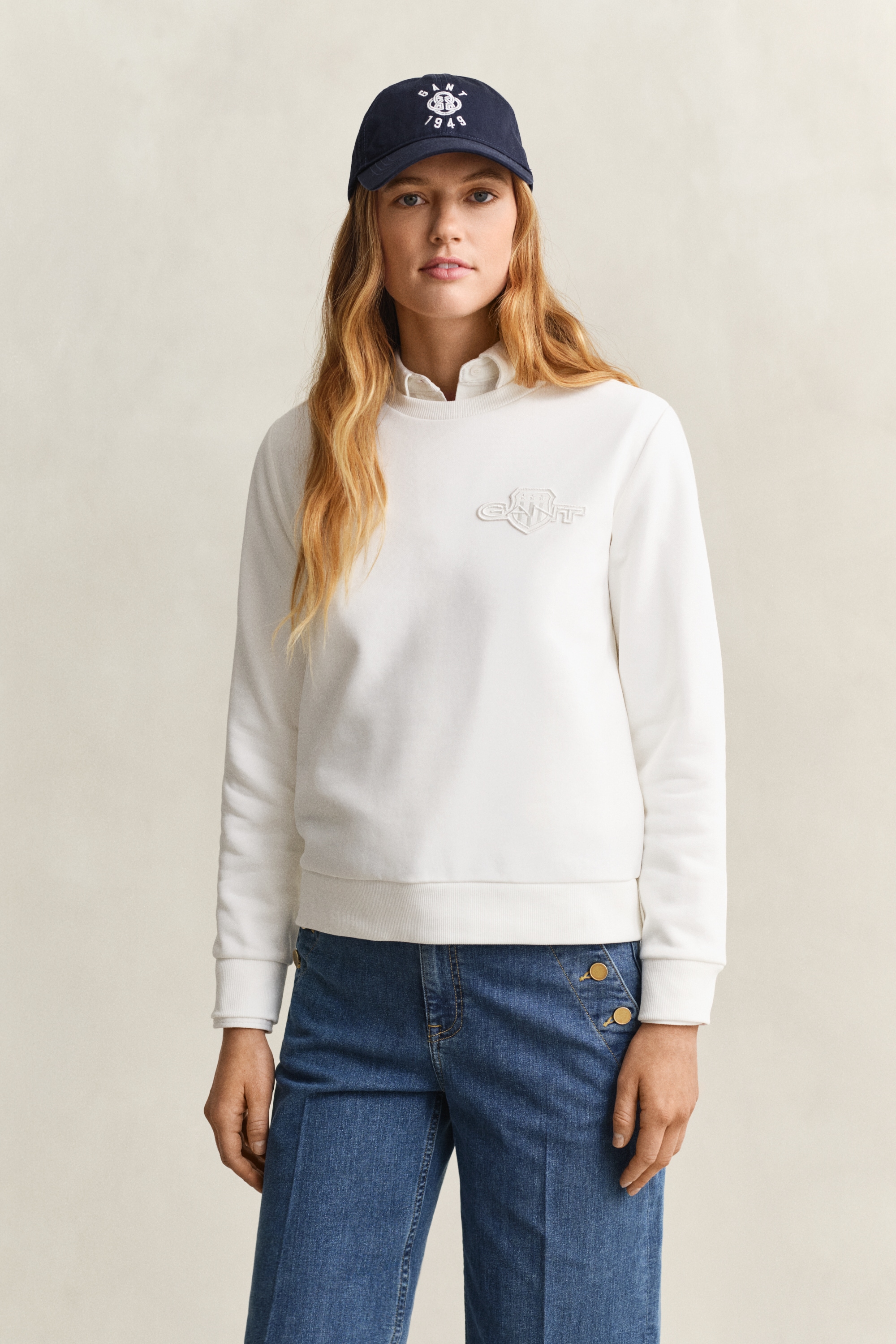 Image of Gant "REG TONAL SHIELD C-NECK SWEAT", Ton in Ton Stickerei, Rundhals