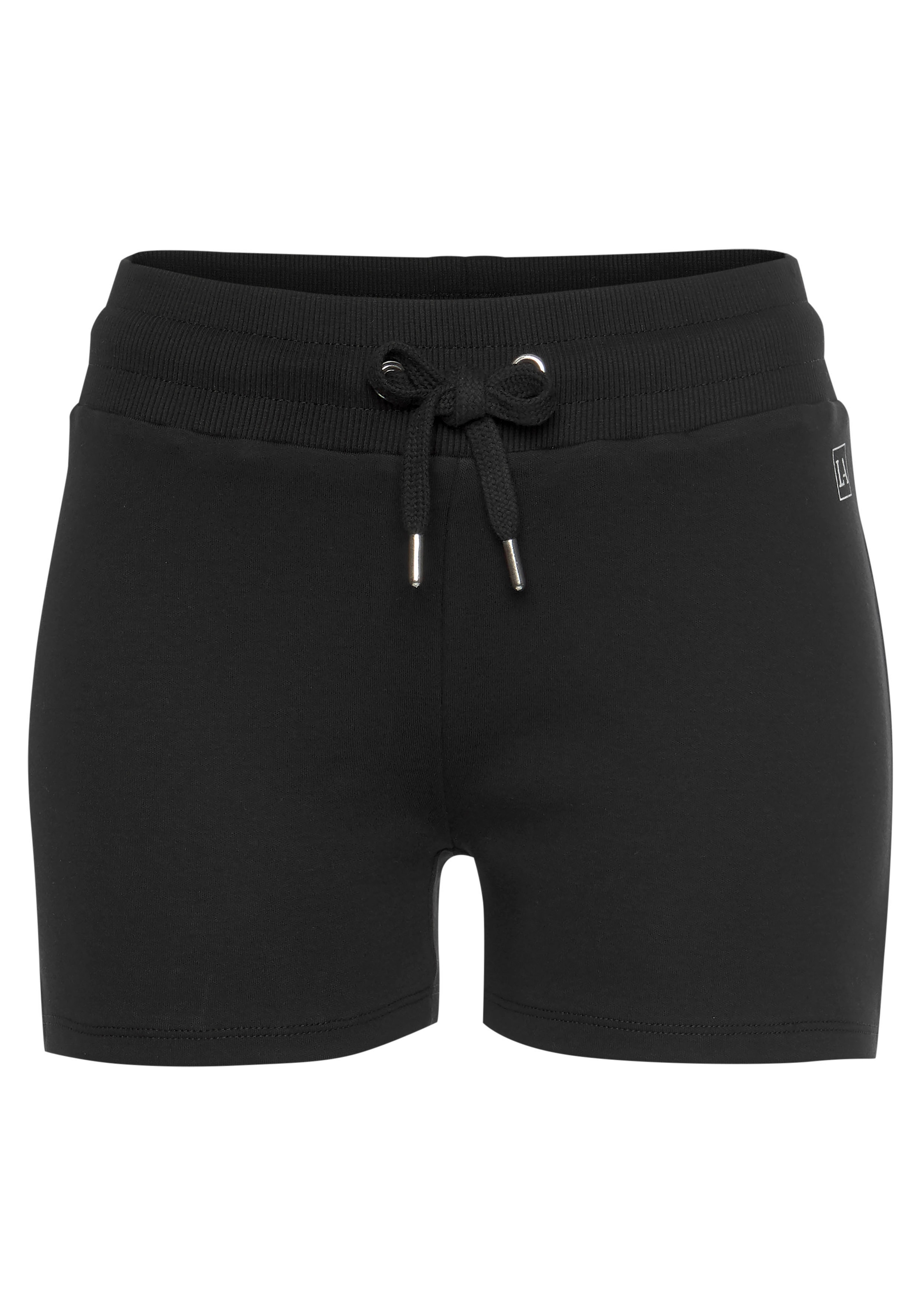 kleinen Seitenschlitzen Shorts, mit versandkostenfrei ♕ LASCANA ACTIVE bestellen