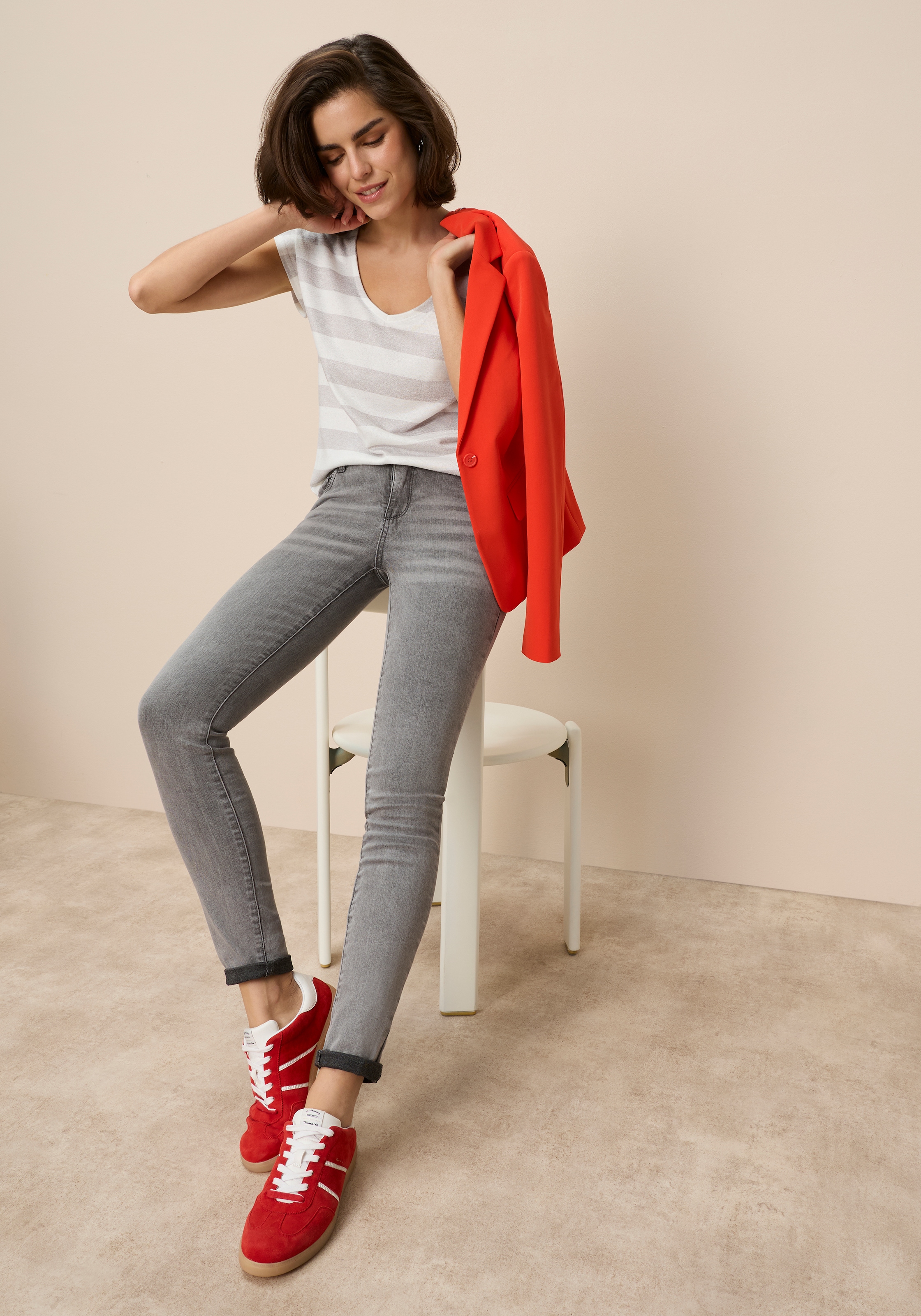 Tamaris T-shirt en V mit lässigem Schnitt und Streifen