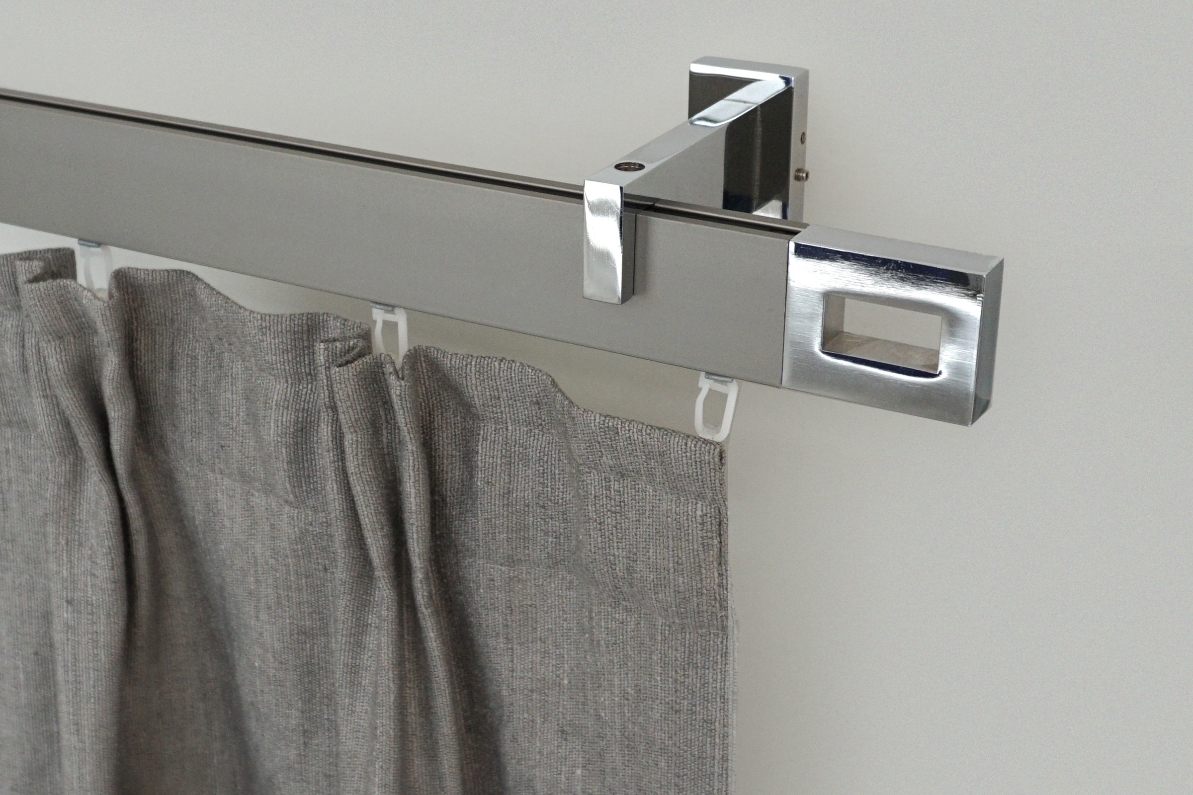 GARESA Gardinenstange »FLAT«, 1 läufig-läufig, Wunschmasslänge, Rechteckprofil, Wandmontage, perfekter Lauf, modern, verlängerbar