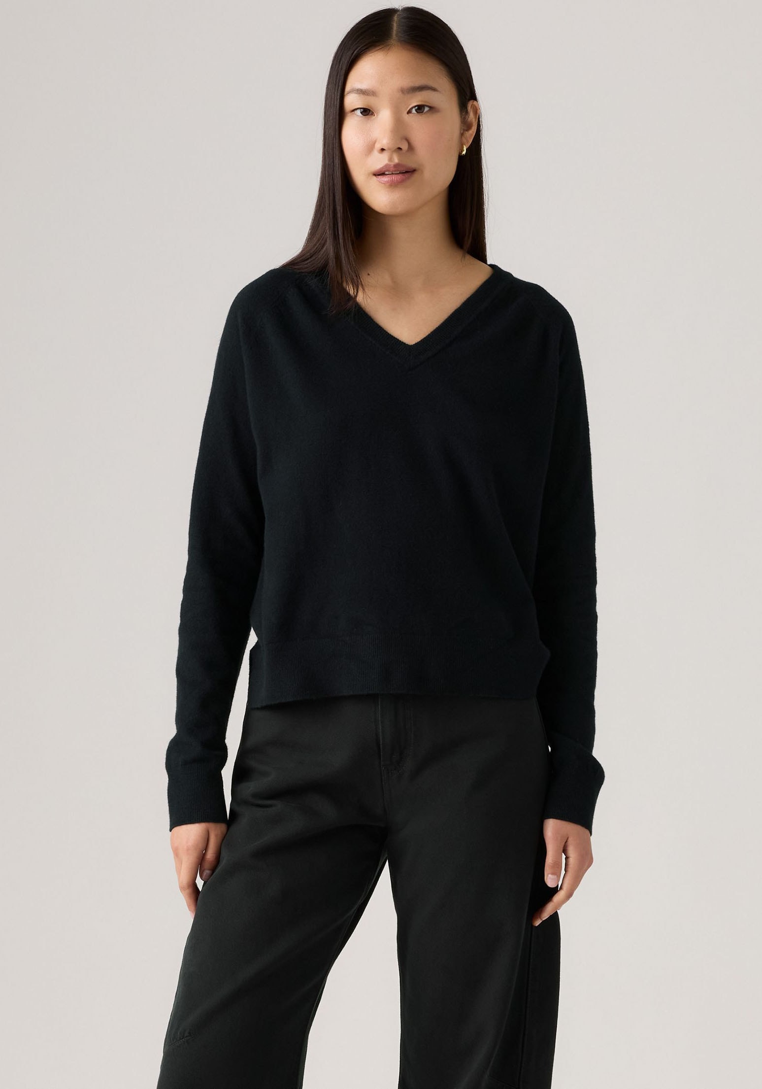 Image of Levis V-Ausschnitt-Pullover "SUPER SOFT VNECK PULLOVER" im Bund beidseitig mit kurzem Schlitz