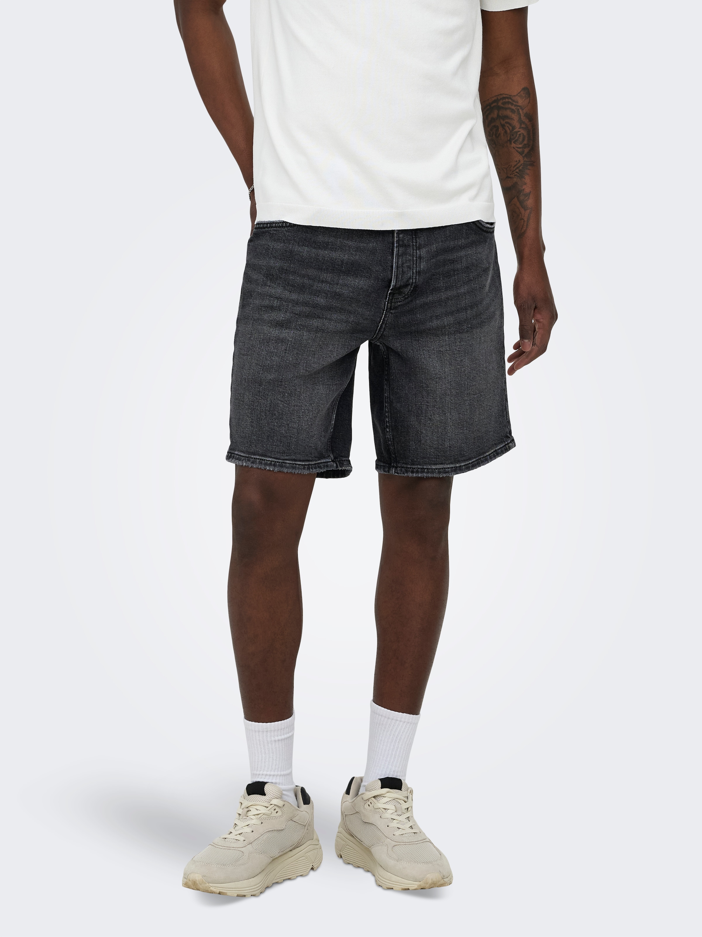 Image of ONLY & SONS Jeansshorts "ONSEDGE PERF WB 6968 DOT DNM SHORTS NOOS" Baumwollmischung, straight fit