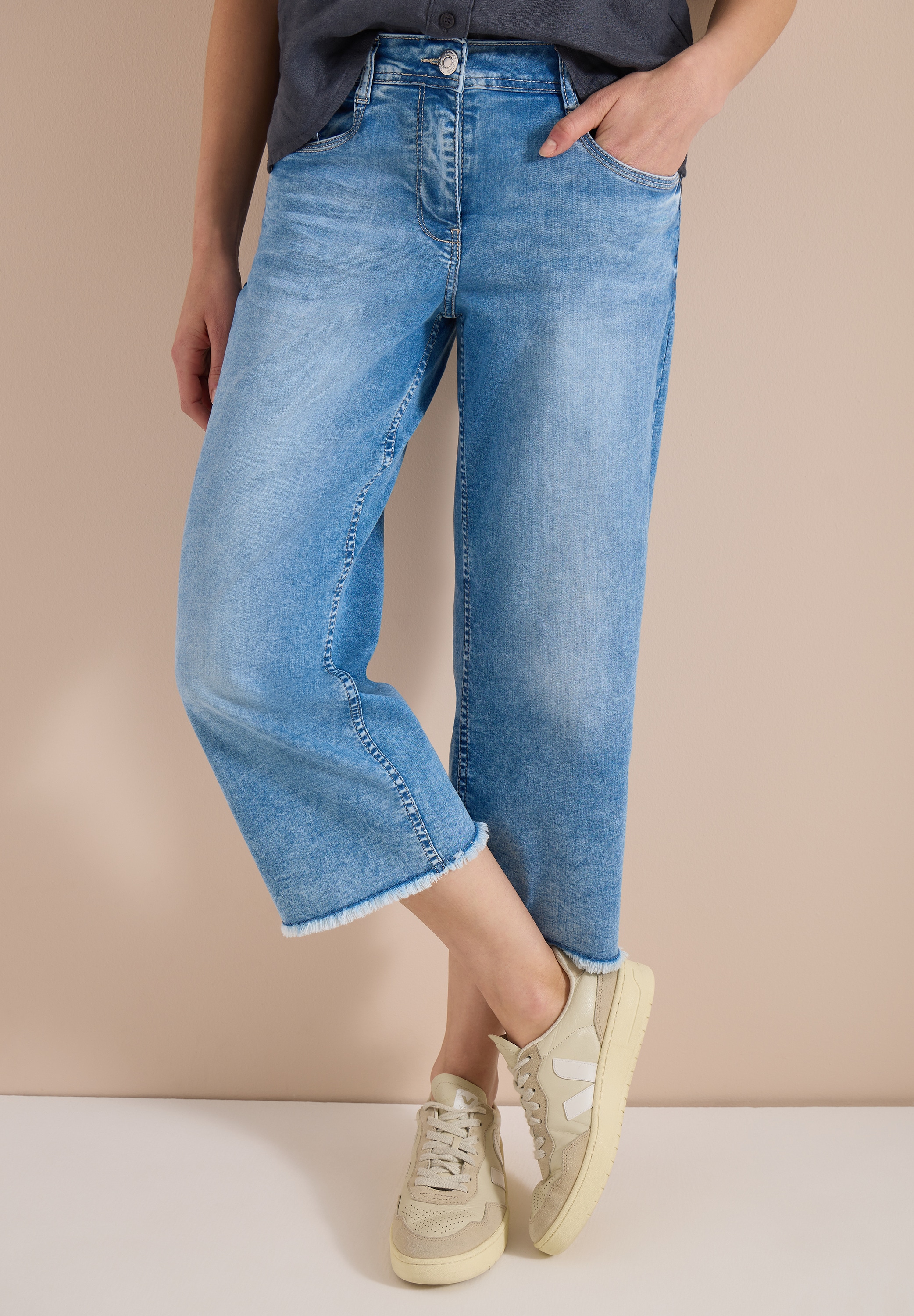 Image of Cecil 3/4-Jeans "Style Neele" Loose Fit mit hoher Leibhöhe und weiter Beinform