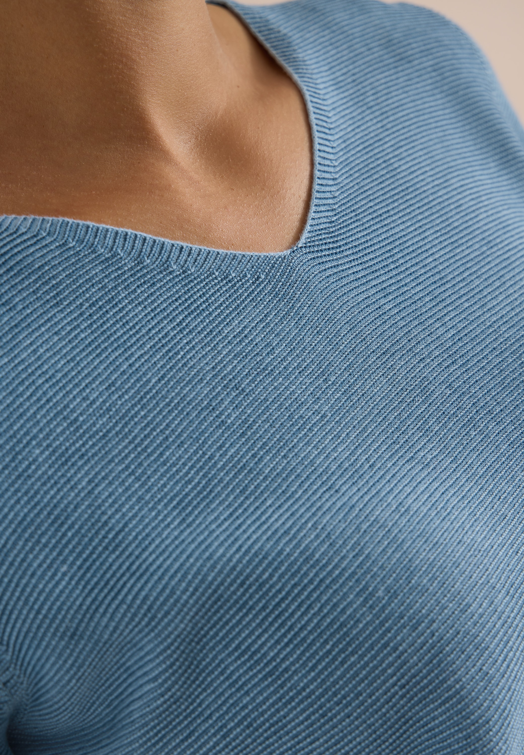 Cecil Strickpullover im Two-Tone-Look mit V-Neck