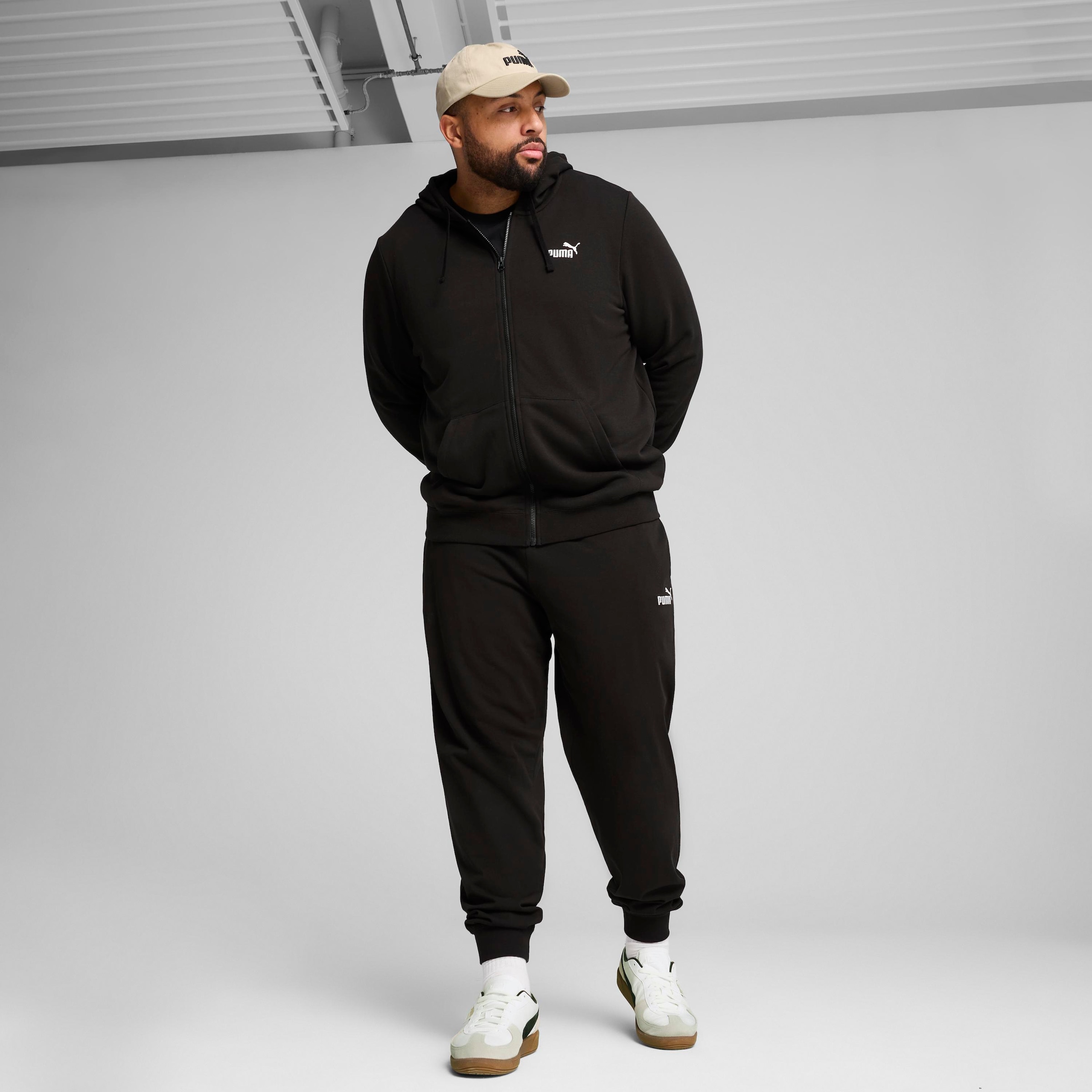 PUMA Kapuzensweatjacke »ESS NO 1 LOGO FULL-ZIP HOODIE TR« mit verstellbarer Kapuze, mit Kängurutasche